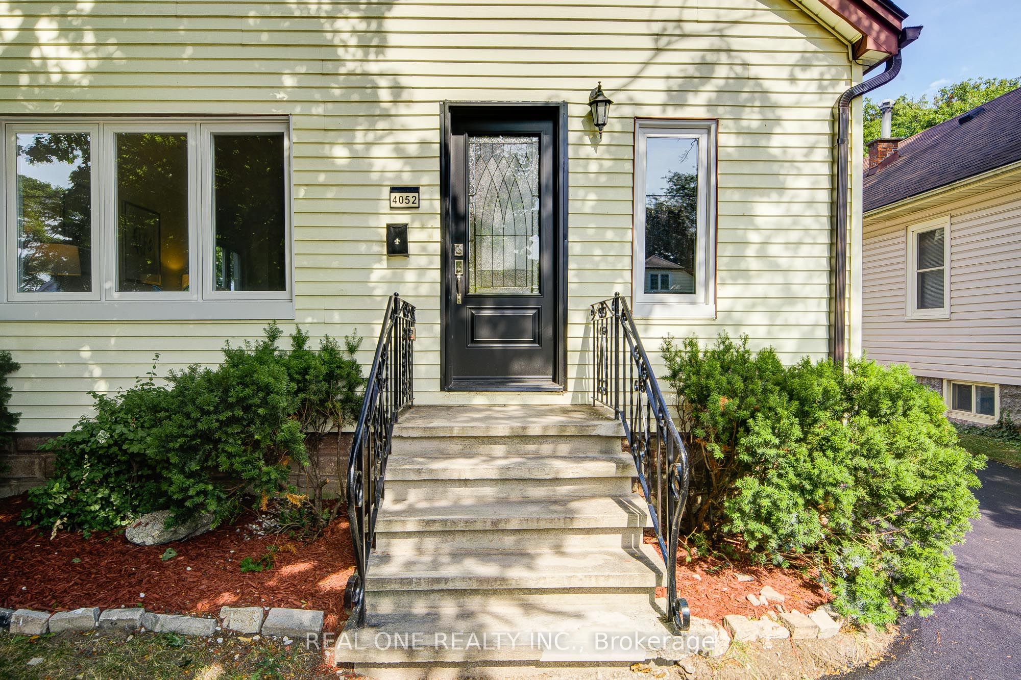 4052 St James Avenue, Niagara Falls, ON, L2E 6H6 photo 2
