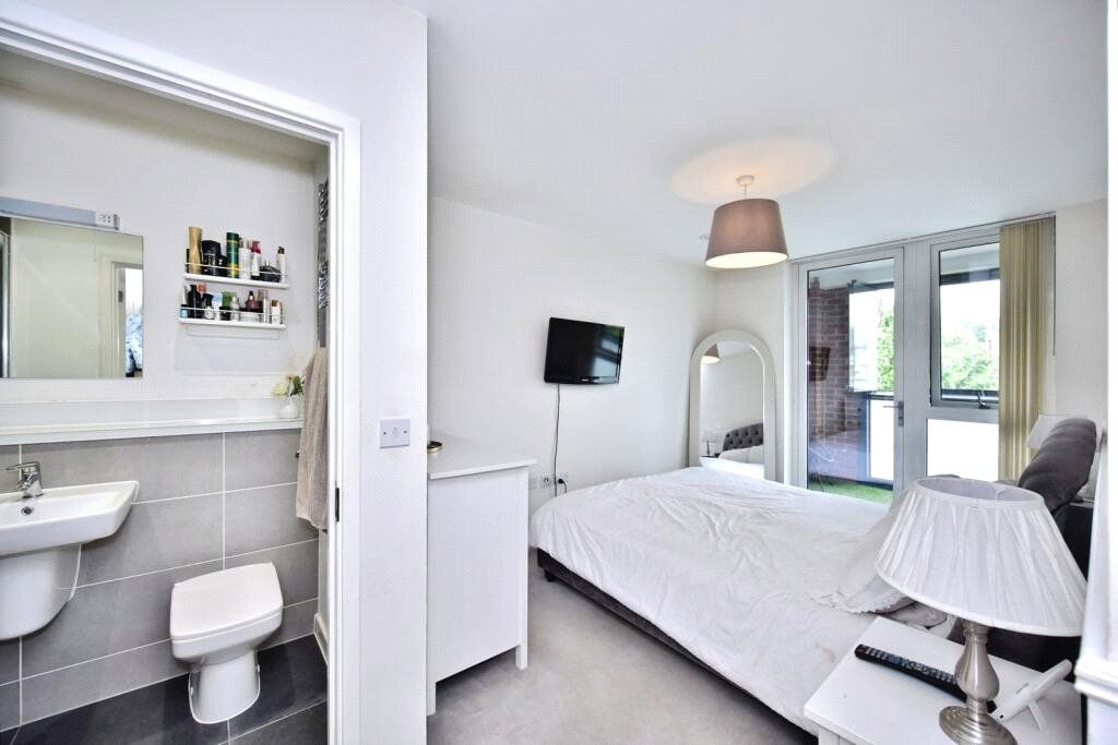 Additional image 4 of 2 bed flat for saleCorporation Street, Rochester, Kent ME1