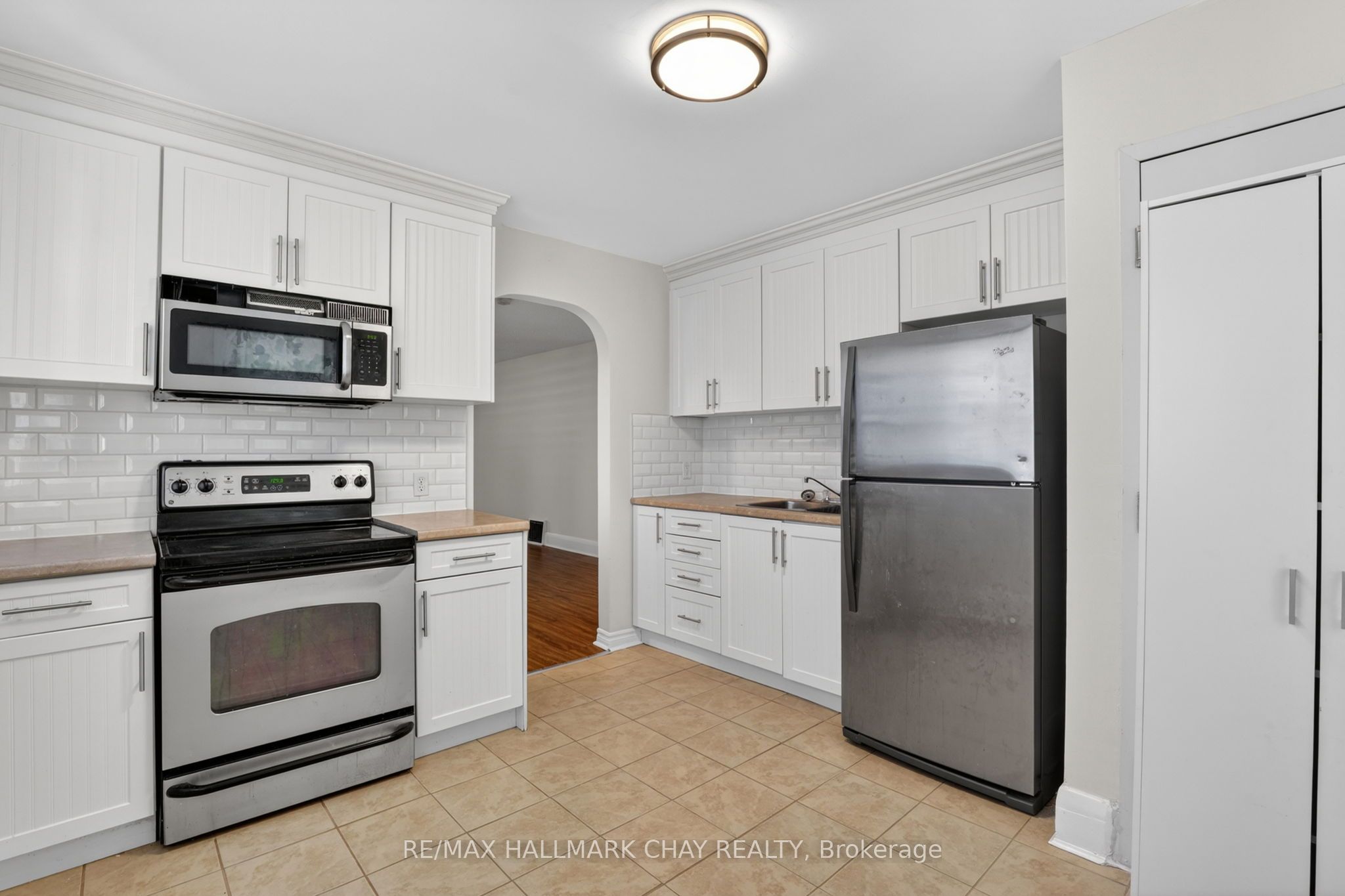 30 Penetang Street, Barrie, ON, L4M 1V6 photo 2