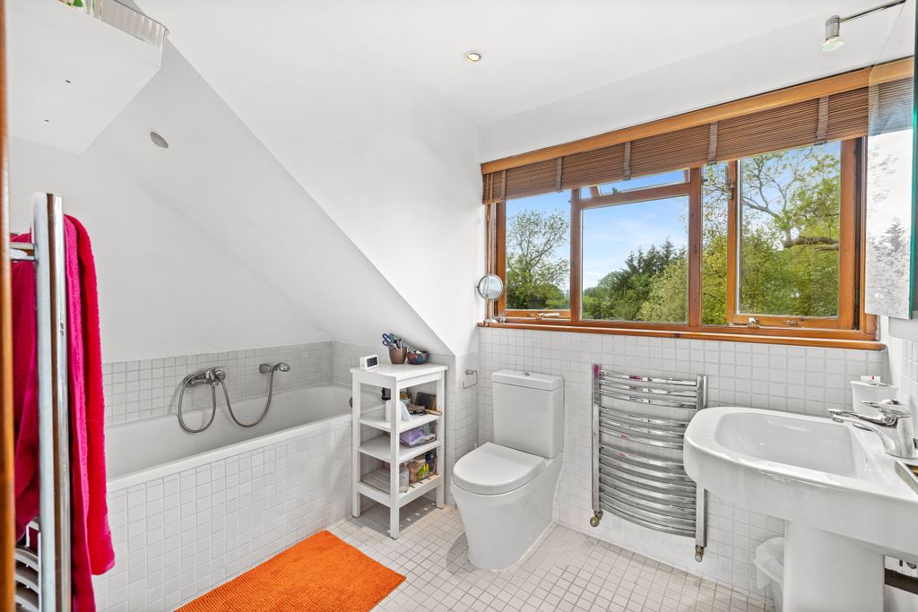 Additional image 23 of 5 bed detached house for saleRef: Gk - Lodge Lane, Redhill RH1