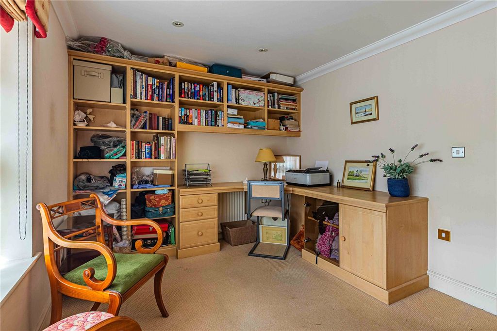Additional image 12 of 2 bed flat for saleWatling Street, Radlett, Hertfordshire WD7