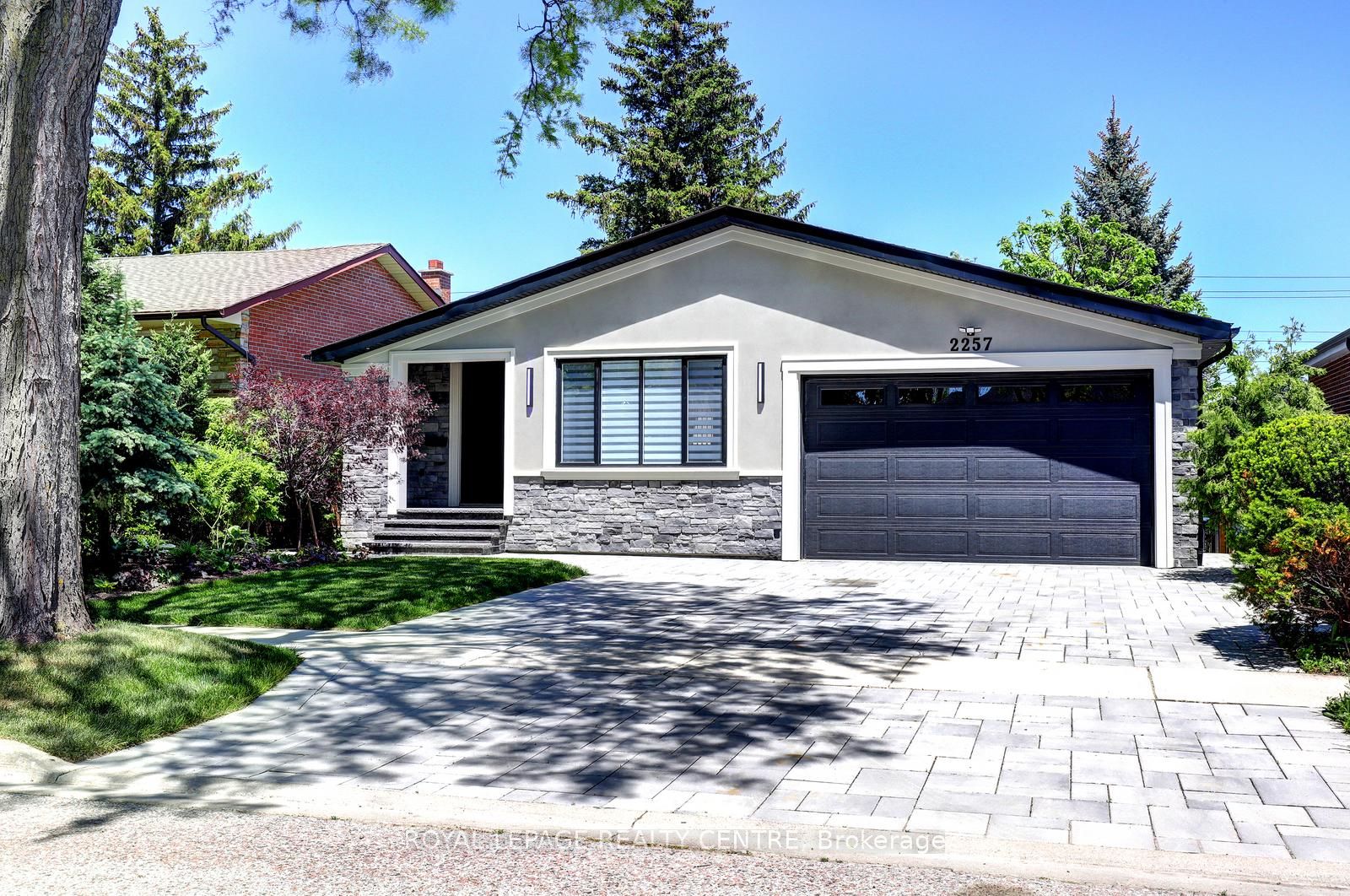 2257 Springfield Court, Mississauga, ON, L5K 1V3