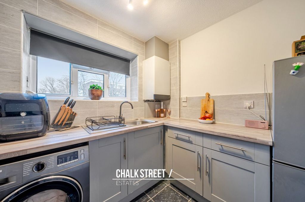 2 bed flat for saleBader Way, Rainham RM13