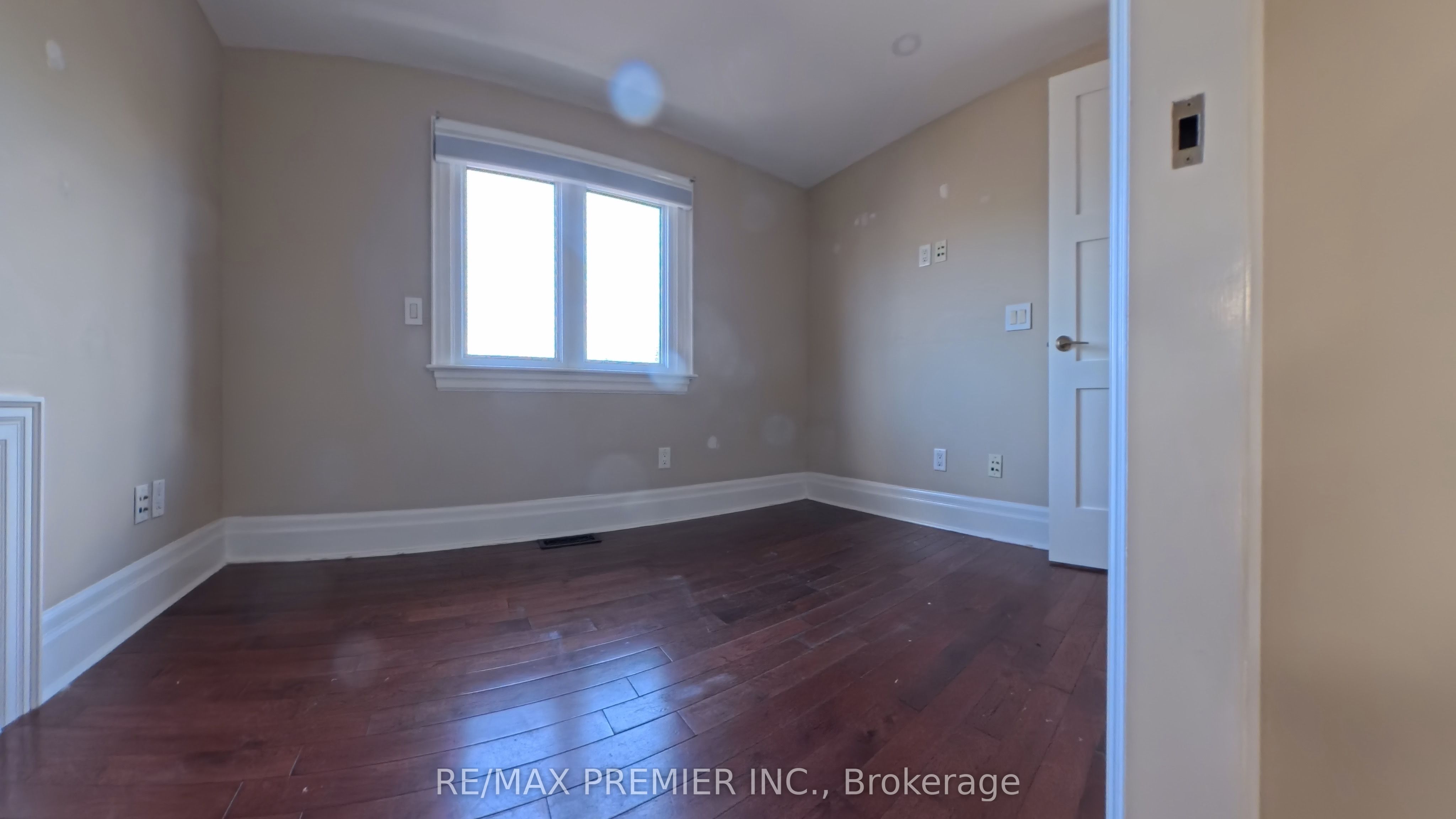 Apt 2-718 Bathurst Street, Toronto, ON, M5S 2R4 photo 3