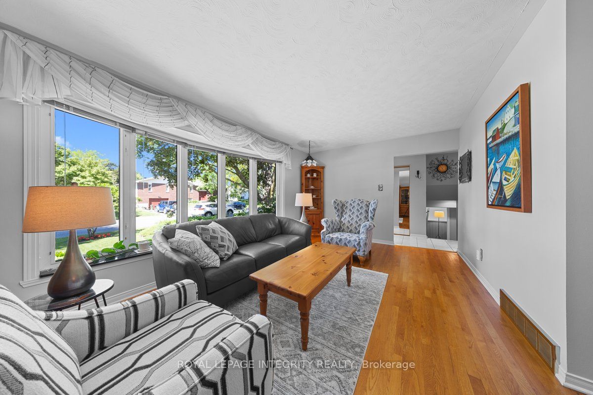 30 Biscayne Crescent, Ottawa, ON, K2E 6Y9 photo 4