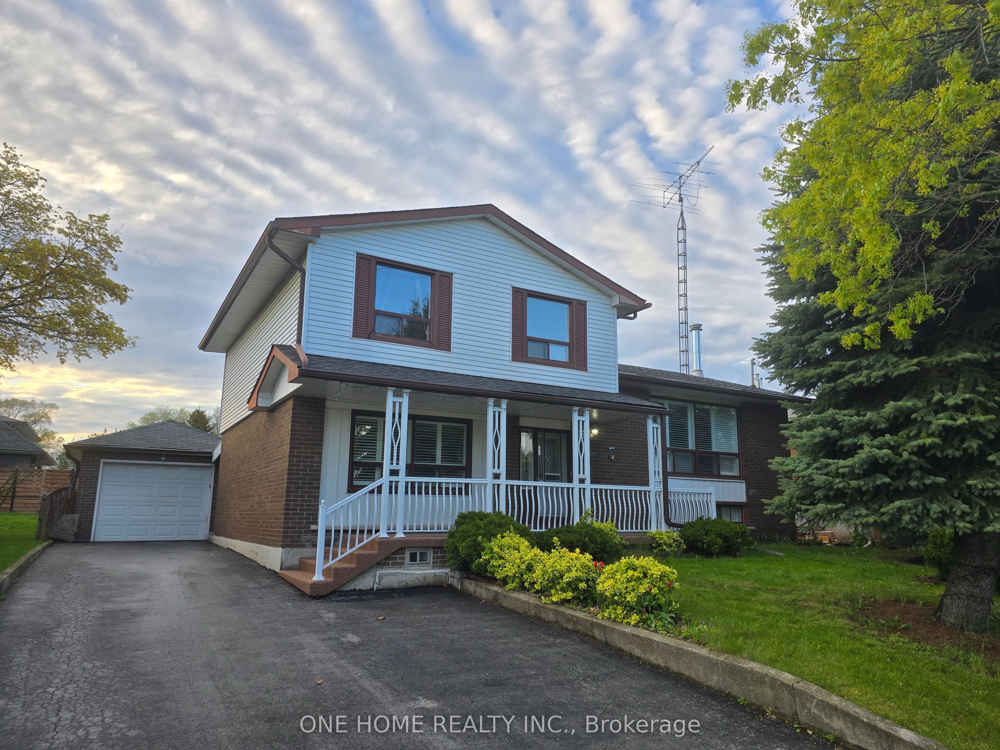 223 Elmwood Road, Oakville, ON, L6K 2A9