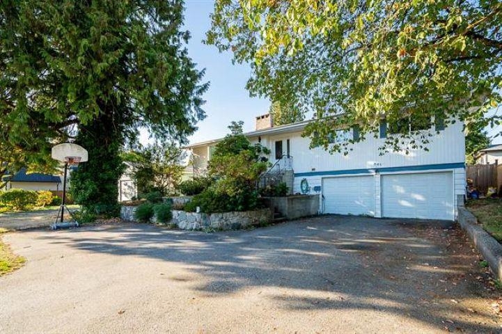 845 Smith Avenue, Coquitlam, BC, V3J 2X4 photo 2