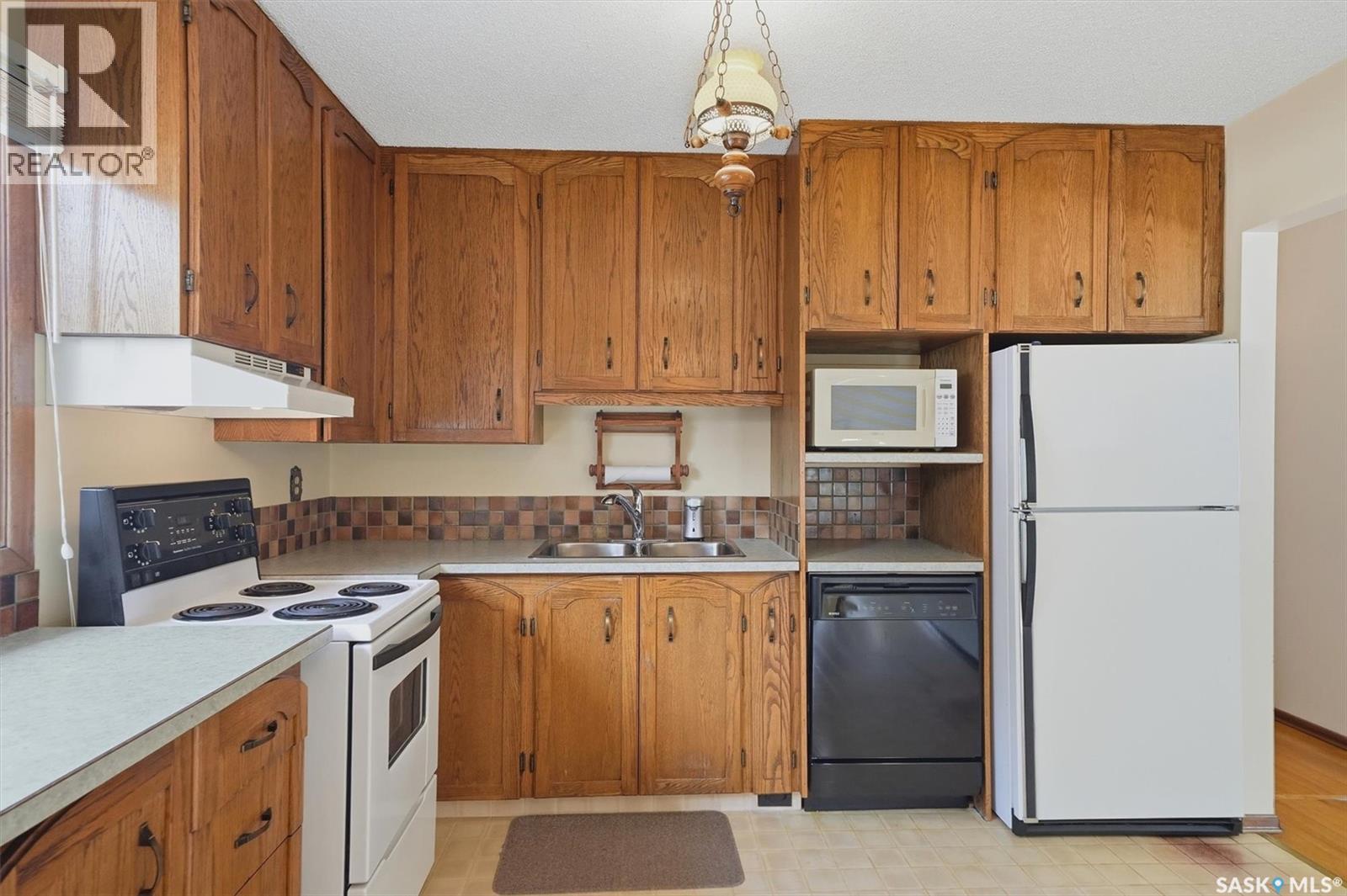 2705 37th Street W, Saskatoon, SK, S7L4E9 photo 5