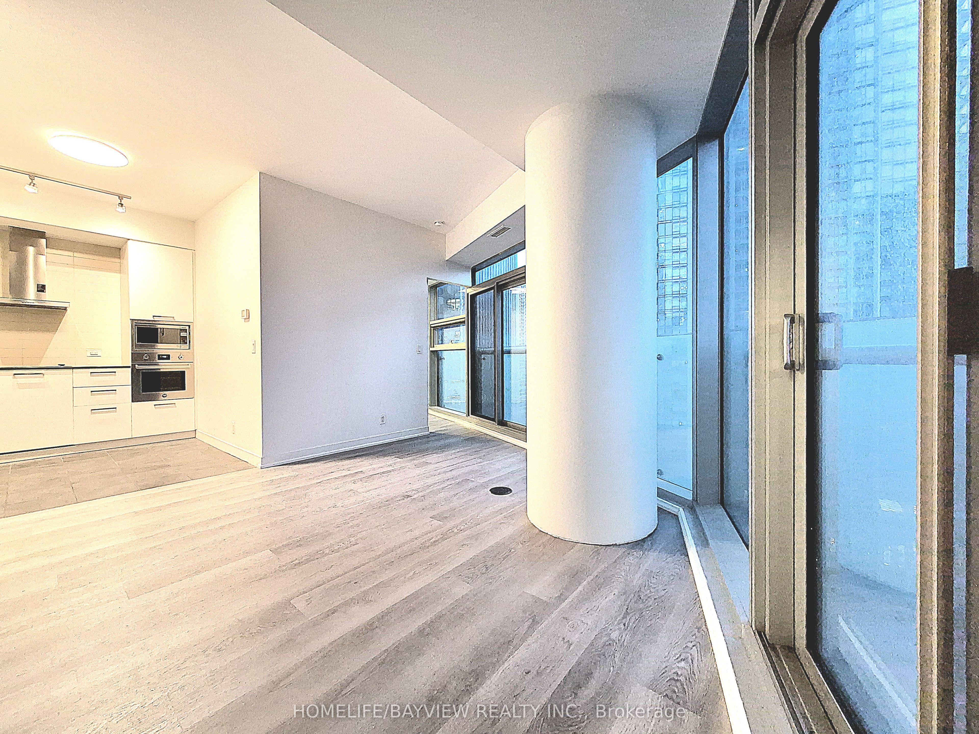 1305-14 York Street, Toronto, ON, M5J 2Z2 photo 2