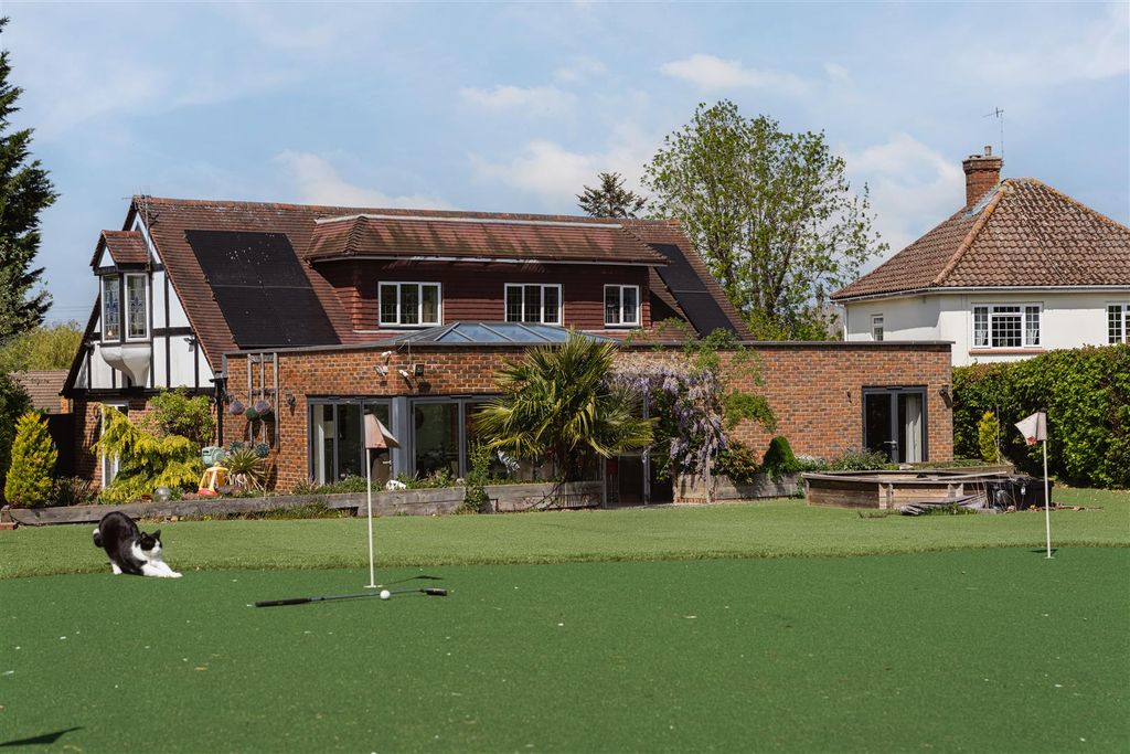 Additional image 3 of 5 bed detached bungalow for saleLodge Lane, Redhill RH1