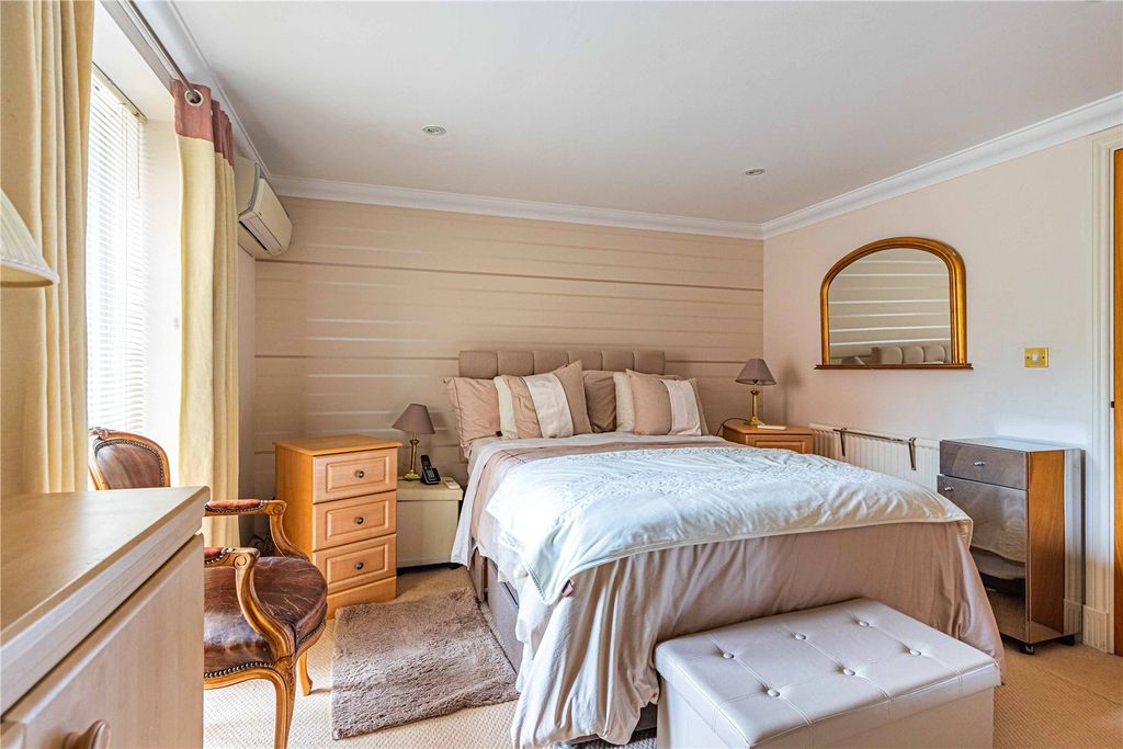 Additional image 9 of 2 bed flat for saleWatling Street, Radlett, Hertfordshire WD7