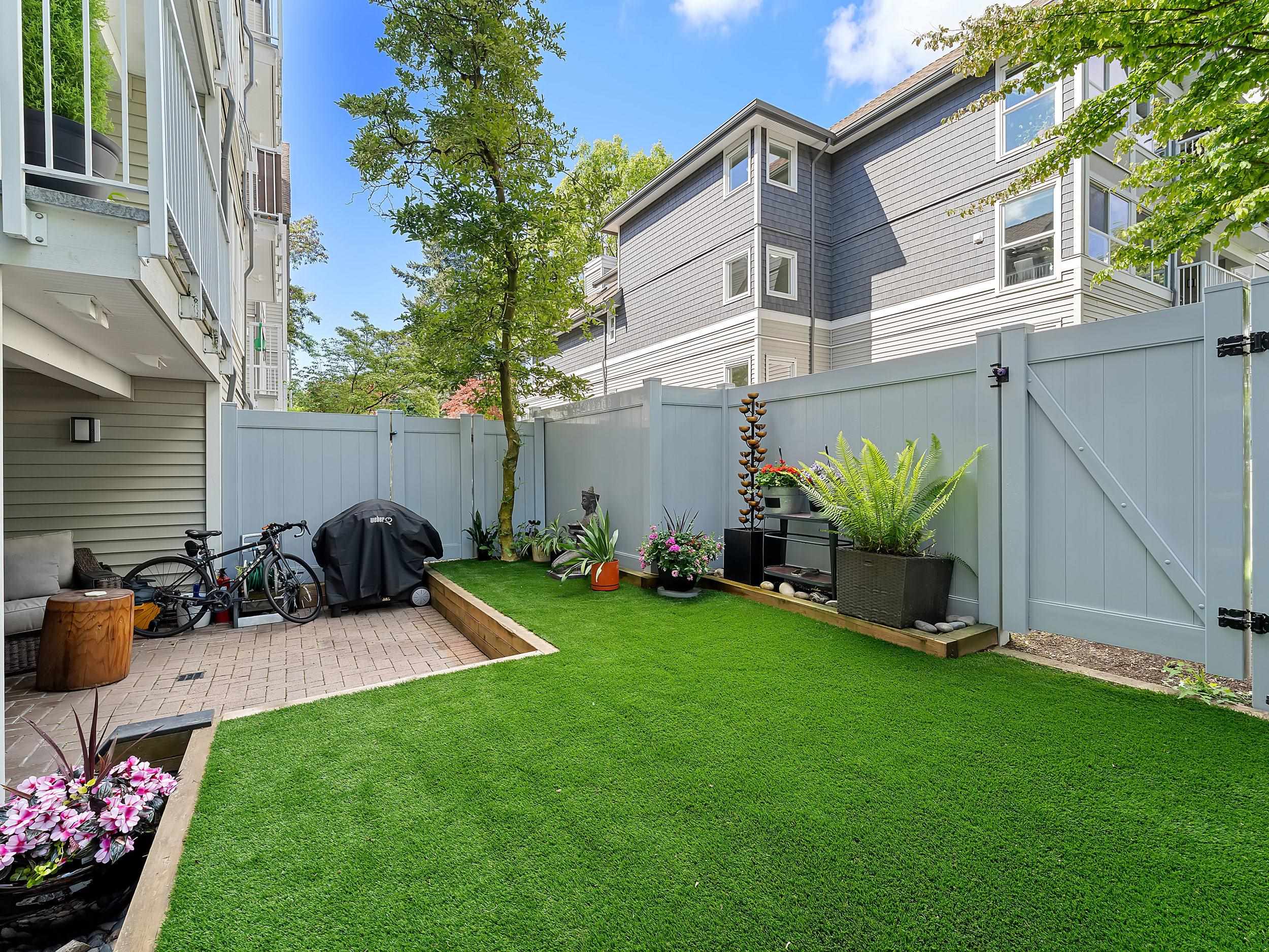 112-9650 148 Street, Surrey, BC, V3R 0W2 photo 2