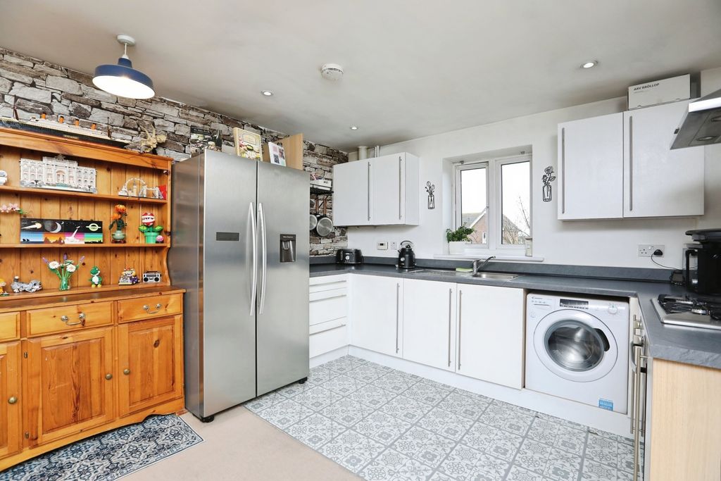 Additional image 17 of 2 bed flat for saleBeech House, Nettle Way, Minster On Sea, Sheerness ME12
