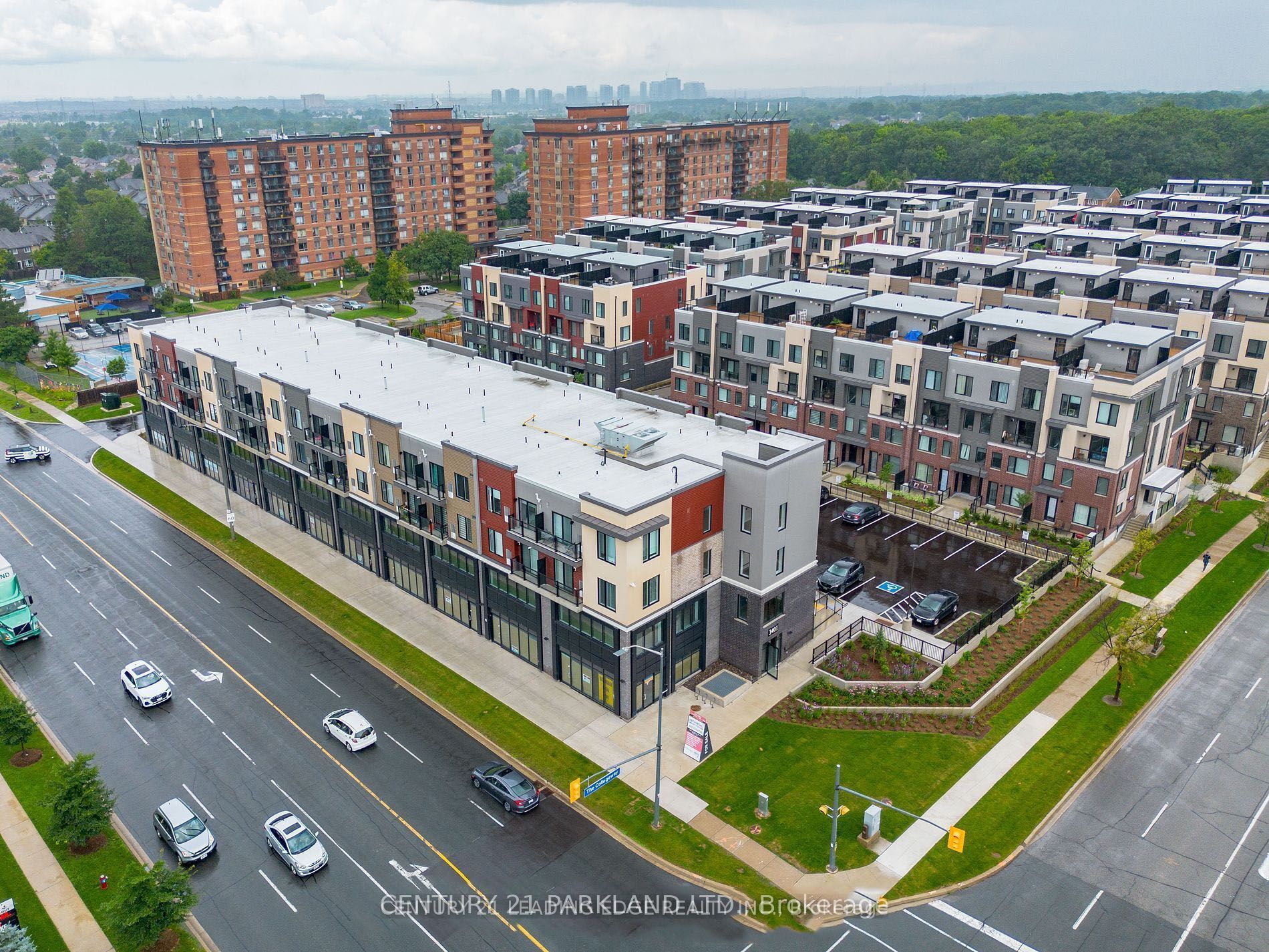 416-3401 Ridgeway Drive, Mississauga, ON, L5L 5T3