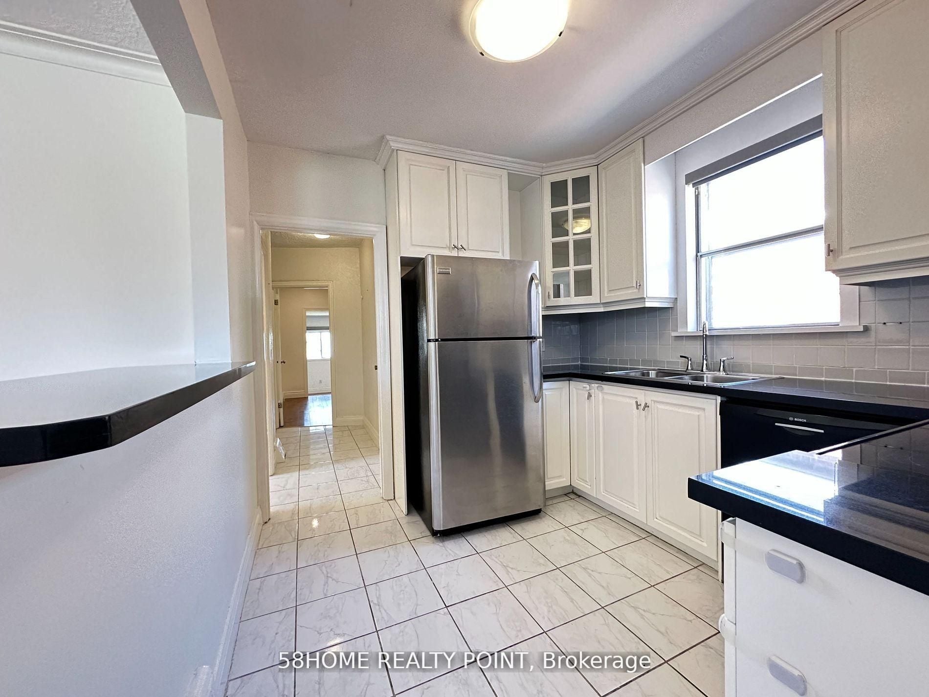 Main-56 Regina Avenue, Toronto, ON, M6A 1R3 photo 5