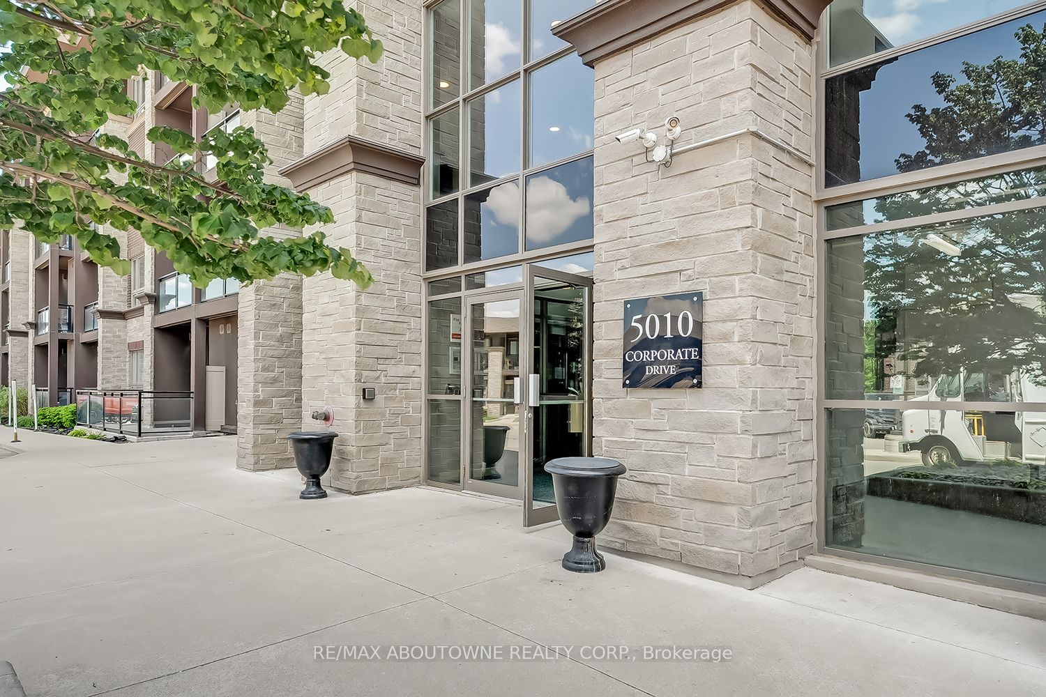 116-5010 Corporate Drive, Burlington, ON, L7L 0H6 photo 2