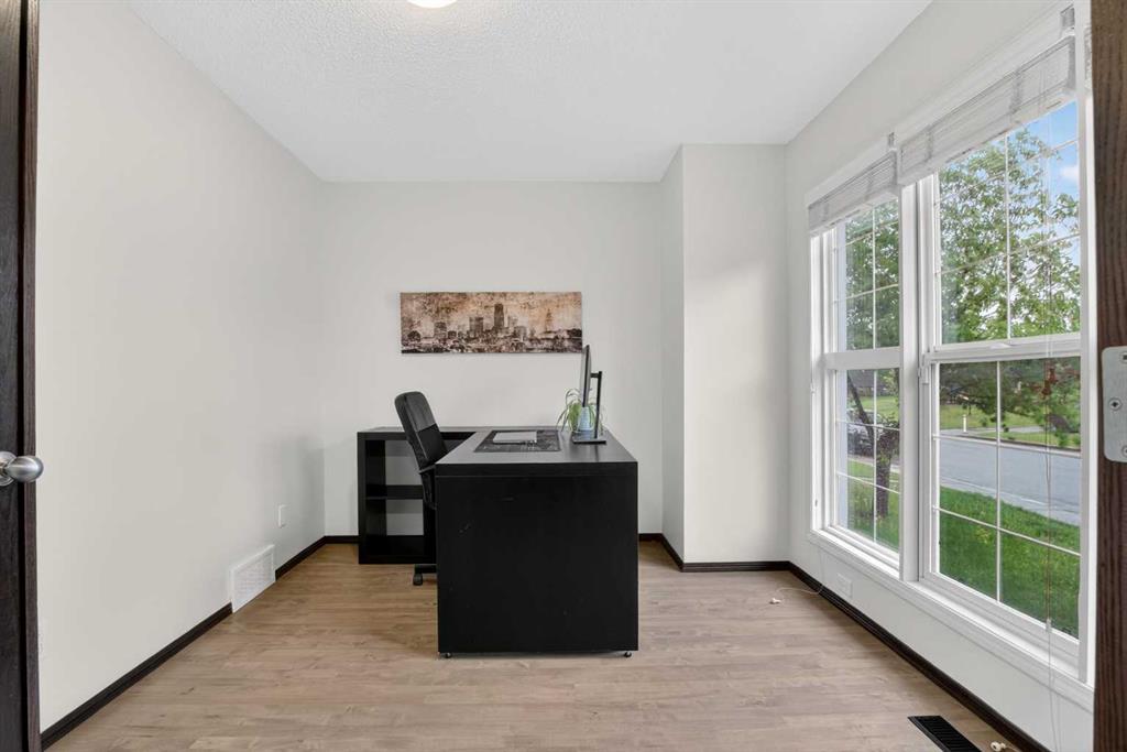 22 Autumn Green SE, Calgary, AB, T3M 0P2 photo 3