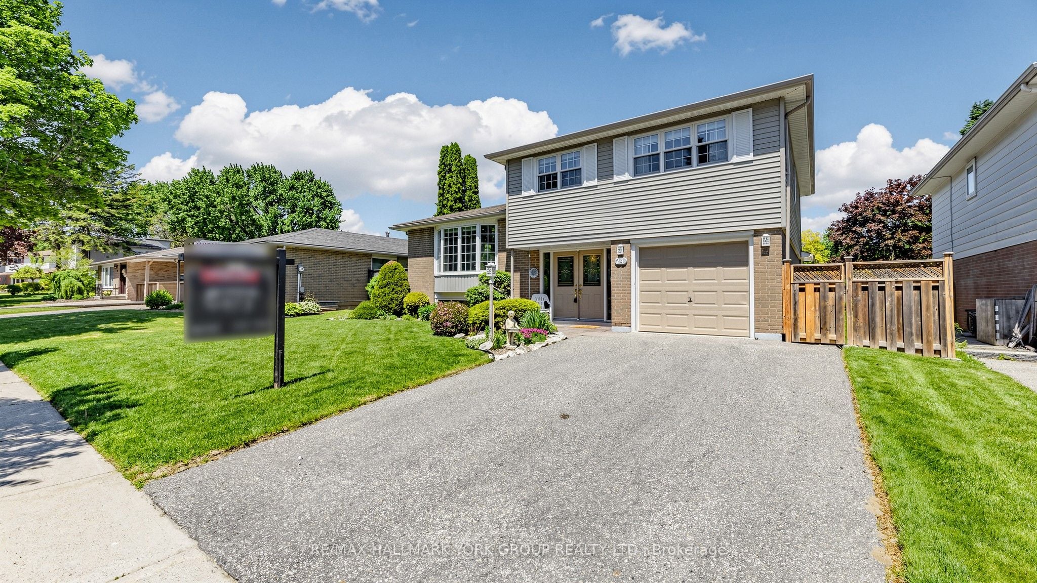 24 Devins Drive, Aurora, ON, L4G 2Z1