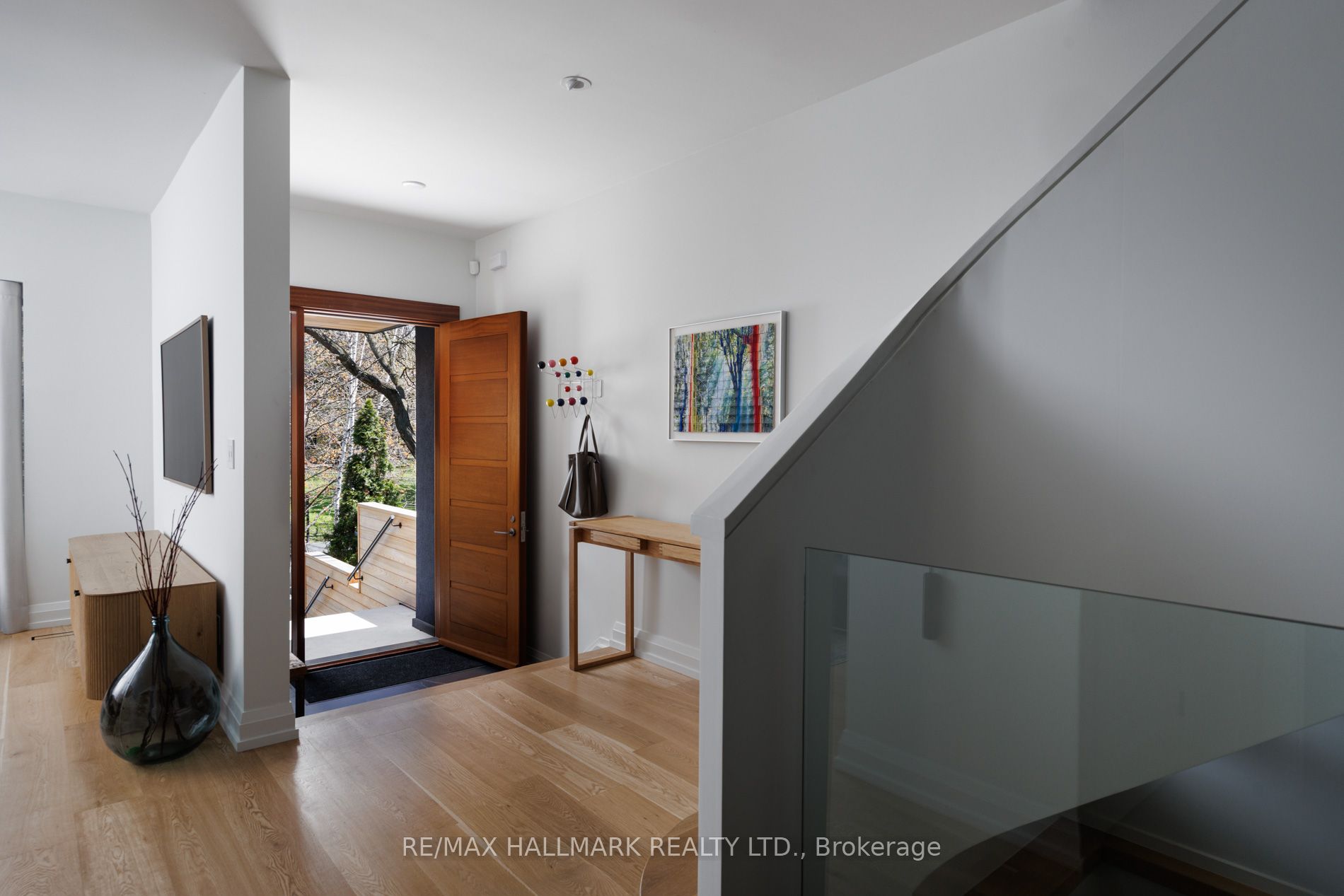 186 Kenilworth Avenue, Toronto, ON, M4L 3S6 photo 2