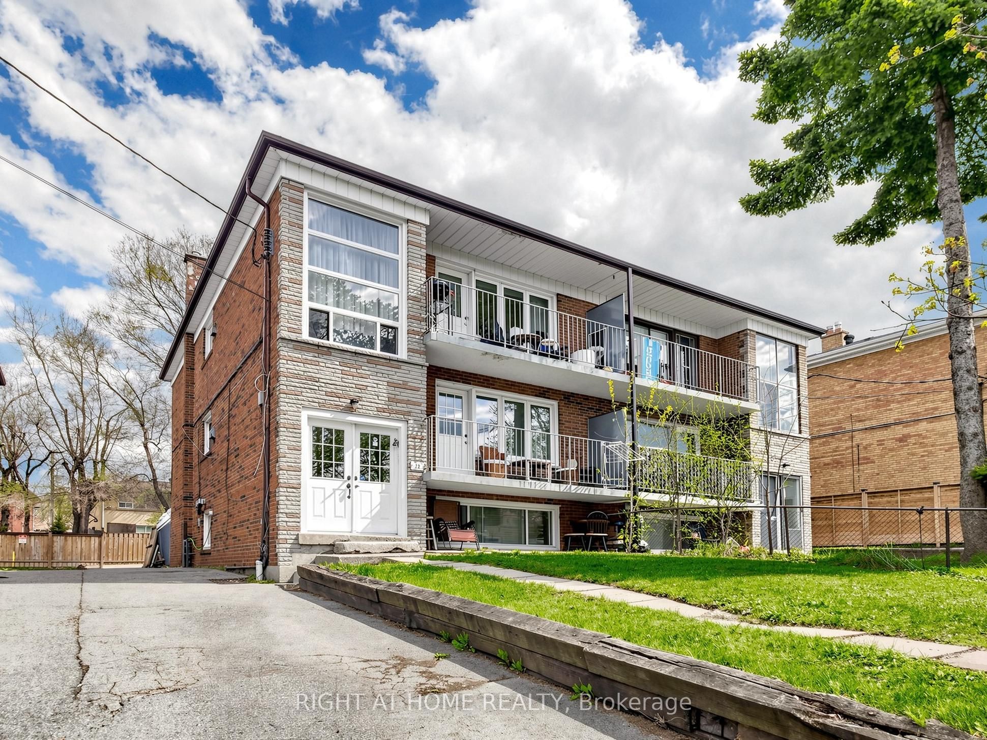 73 Garthdale Court, Toronto, ON, M3H 5P7 photo 2