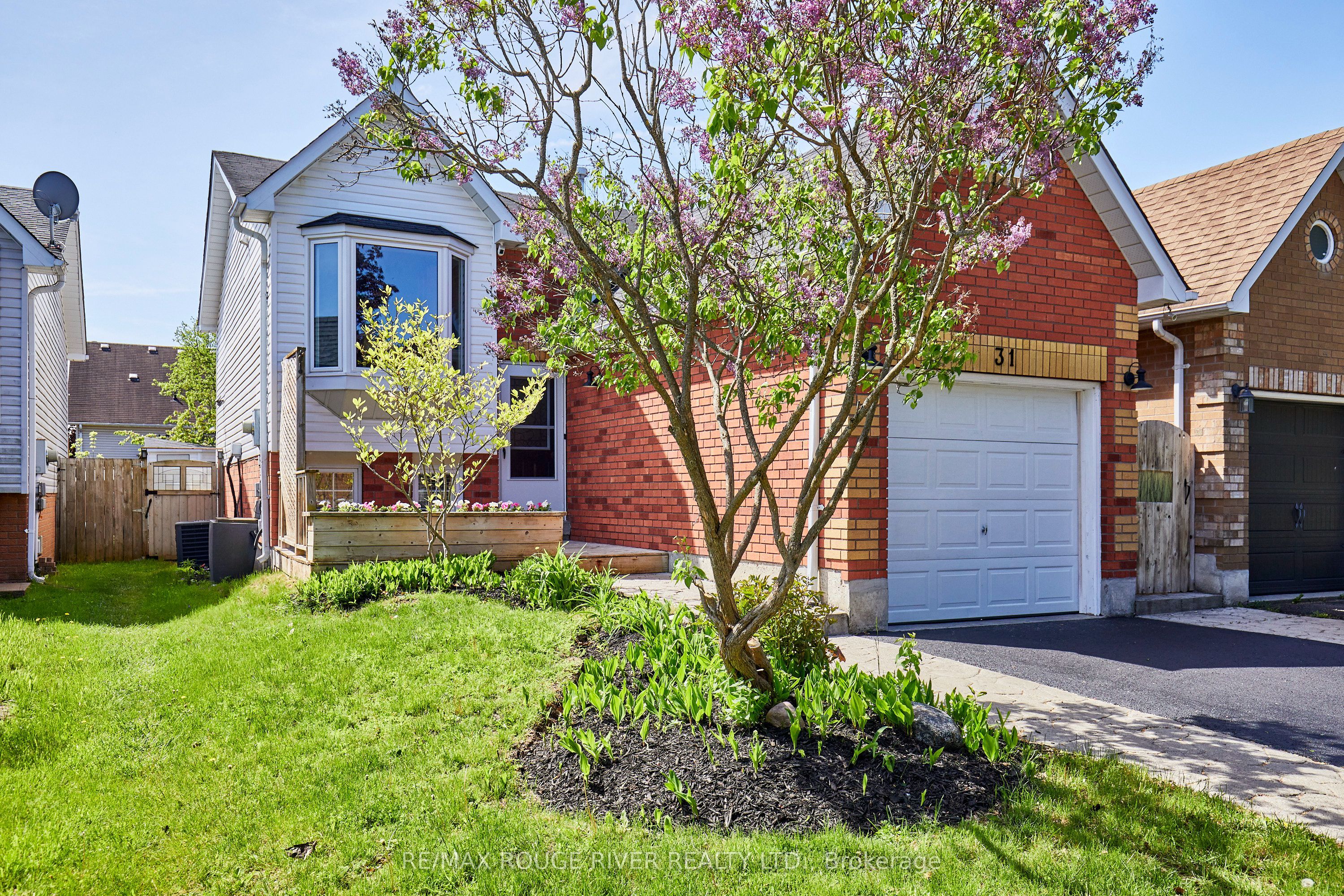 31 Champine Square, Clarington, ON, L1C 4W1