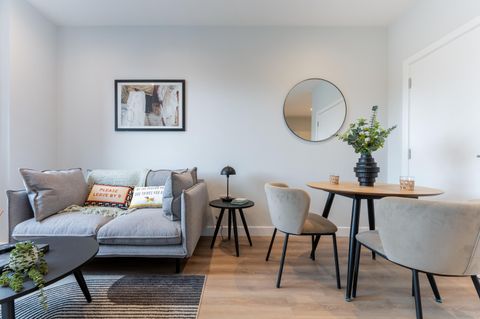 Clay, Salford Quays M50, Studio to rent
