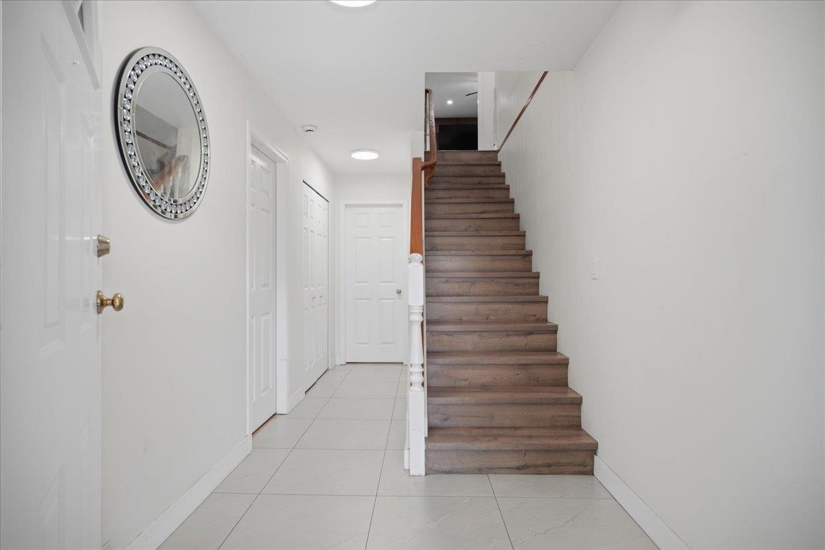 Additional image 5 of 31015 Upper Maclure Road, Abbotsford, BC, V2T 5J5
