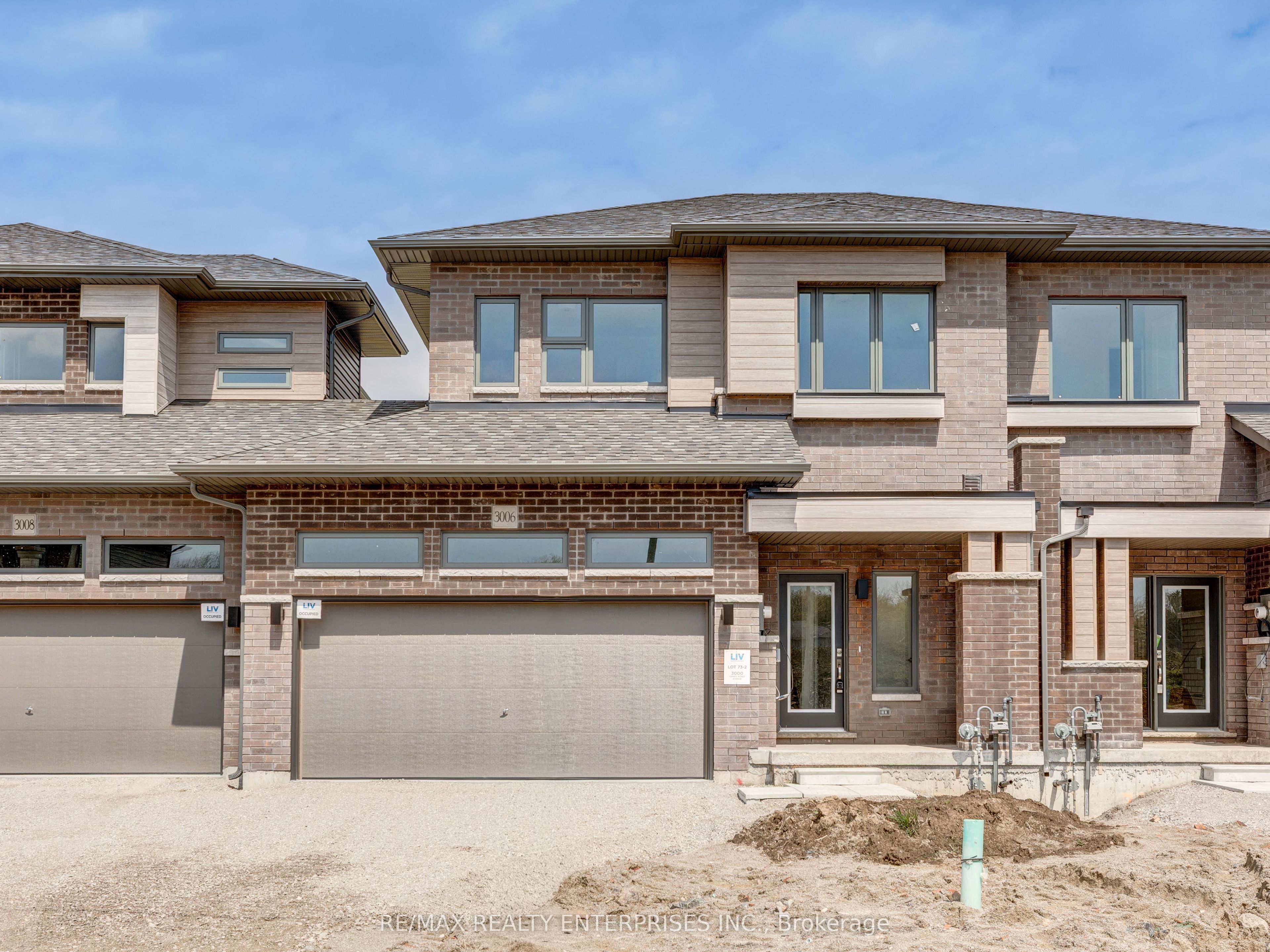 3006 Sandy Acres Avenue, Severn, ON, L3V 0Y4