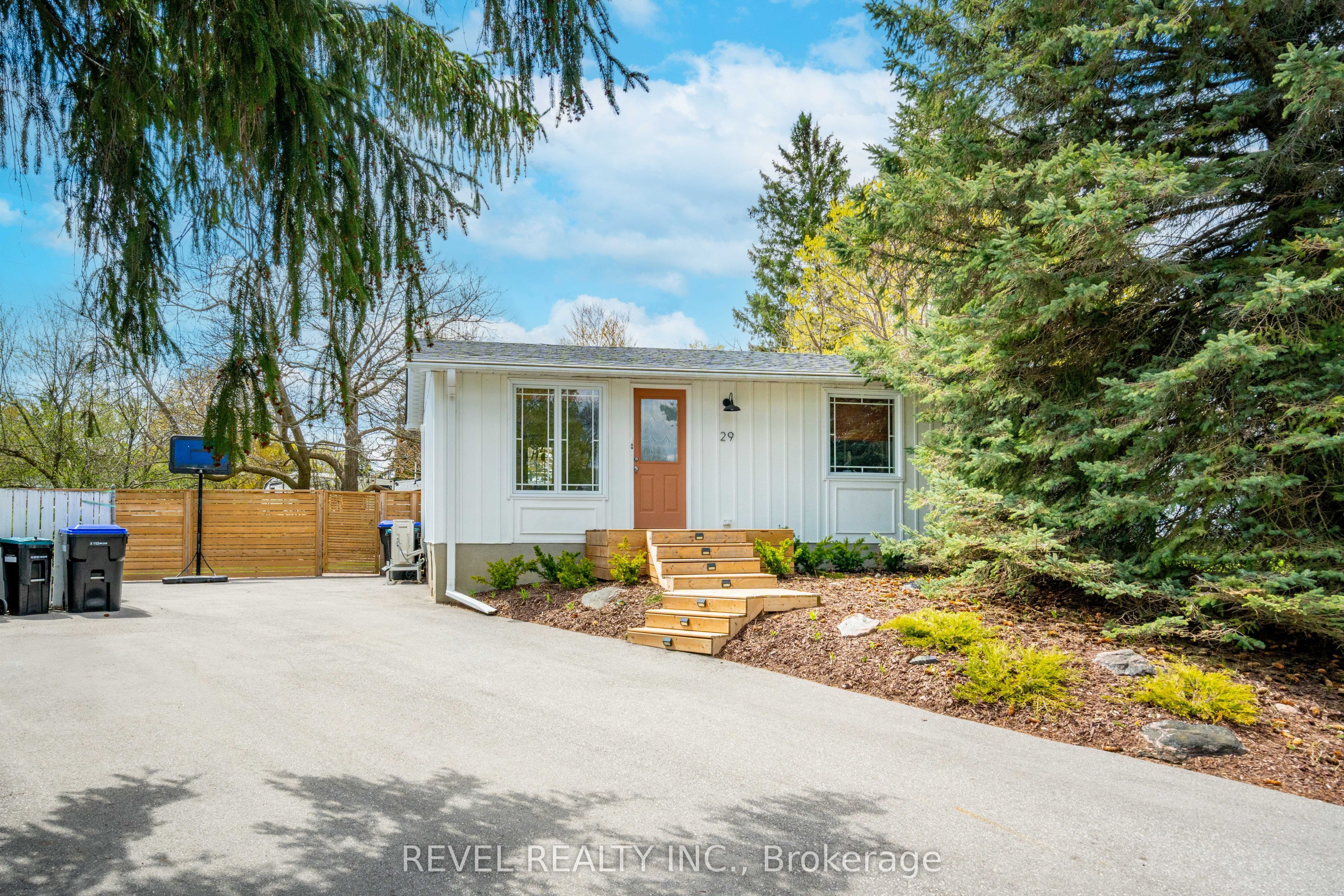 29 Greenaway Street, New Tecumseth, ON, L0G 1W0