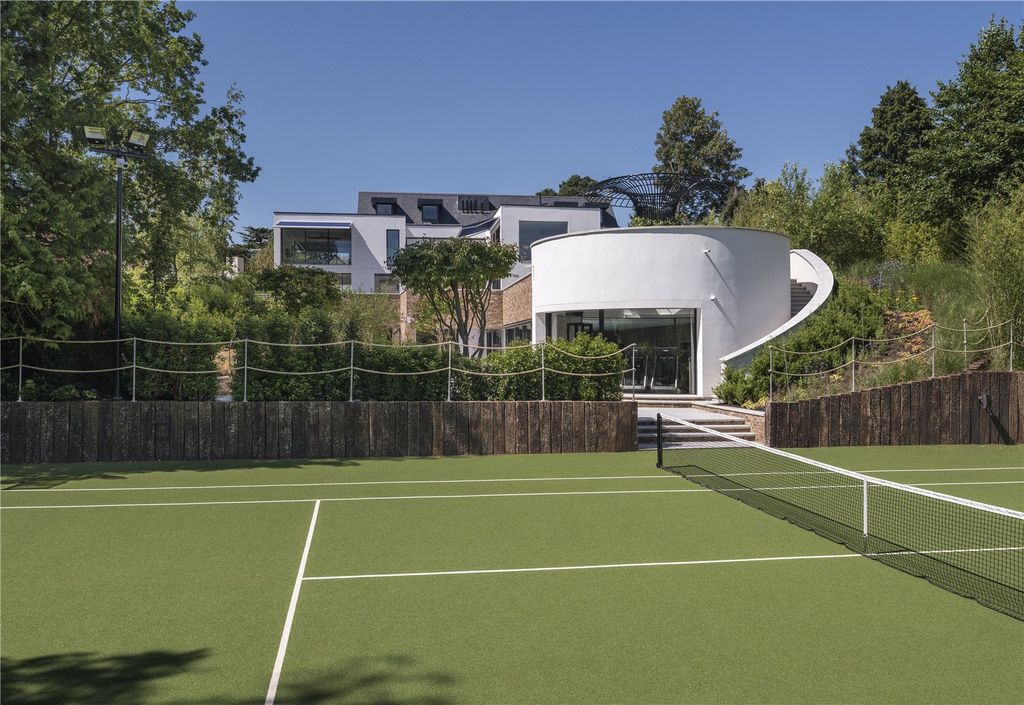 Additional image 5 of 7 bed detached house for saleThe Warren, Radlett, Hertfordshire WD7