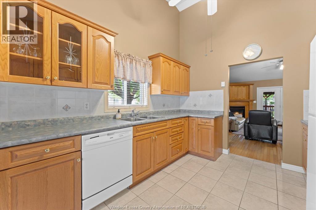 1997 Blue Heron Drive, Windsor, ON, N8P1P6 photo 5