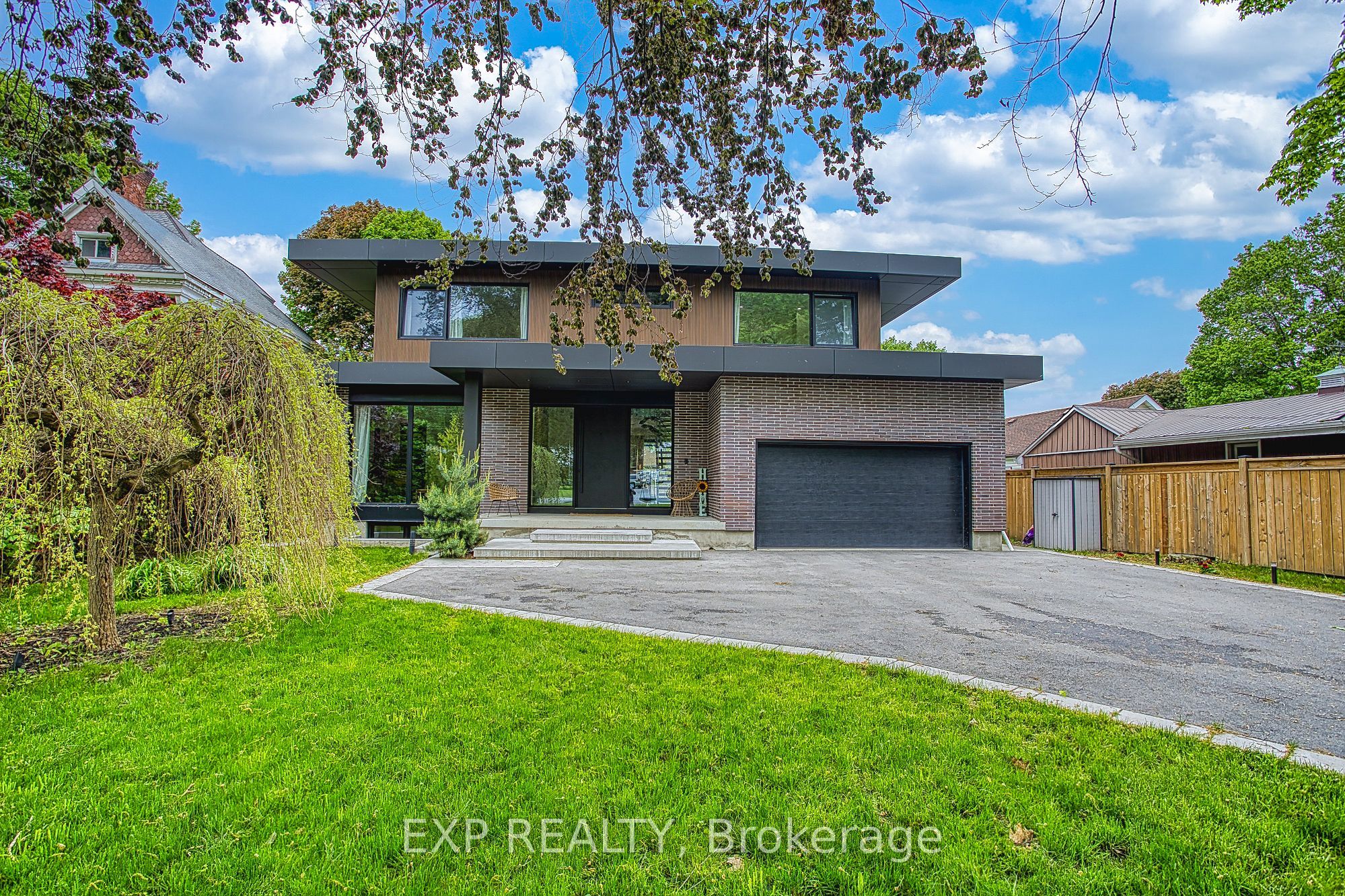 352 Main Street W, Grimsby, ON, L3M 1S7
