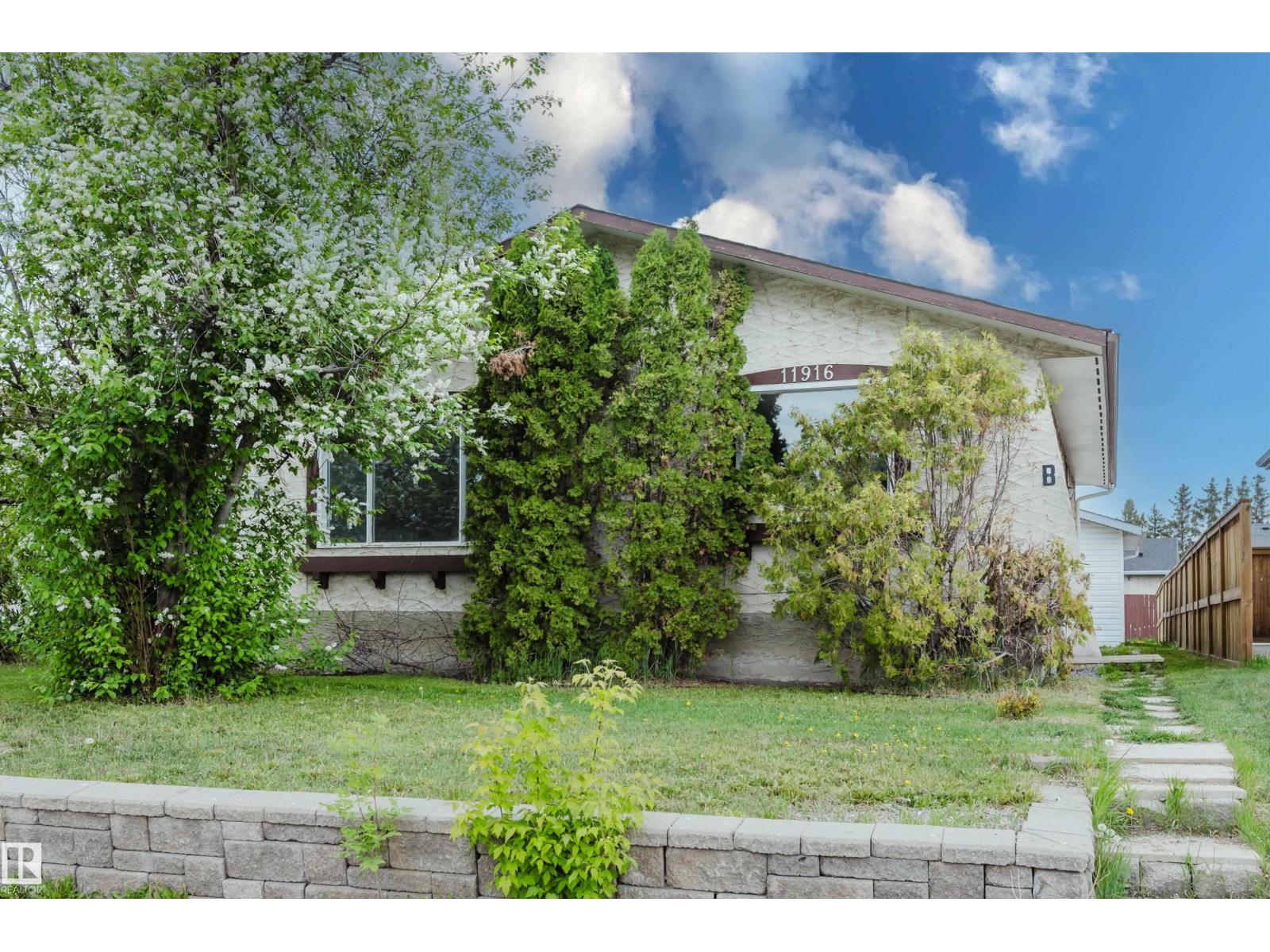 11916 152a Avenue NW, Edmonton, AB, T5X1E6