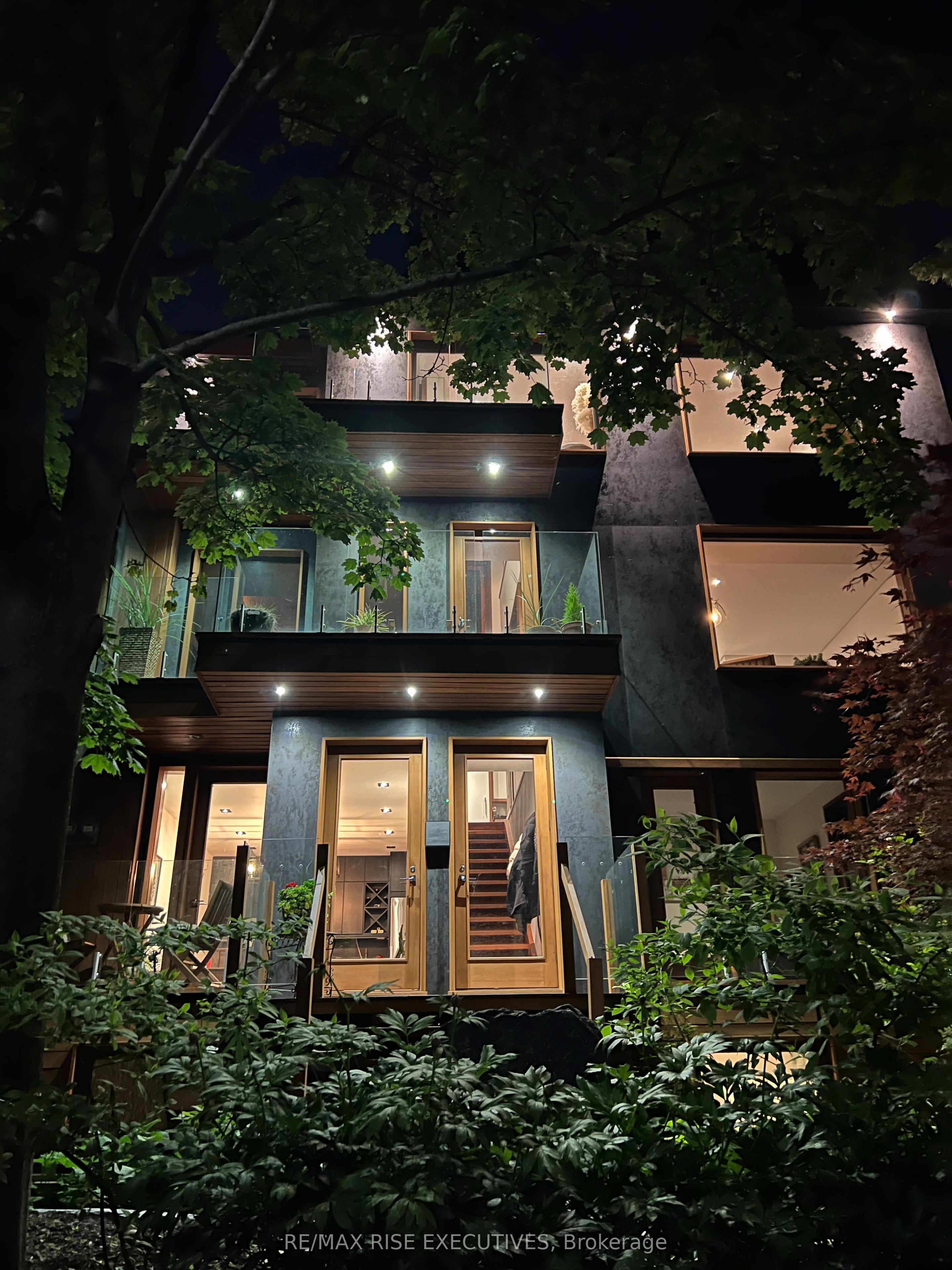 32 Regal Road, Toronto, ON, M6H 2J7 photo 3