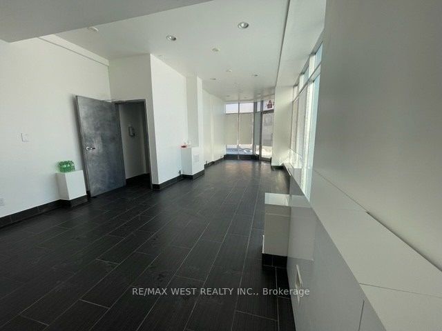473A Rogers Road, Toronto, ON, M6M 0B3 photo 4