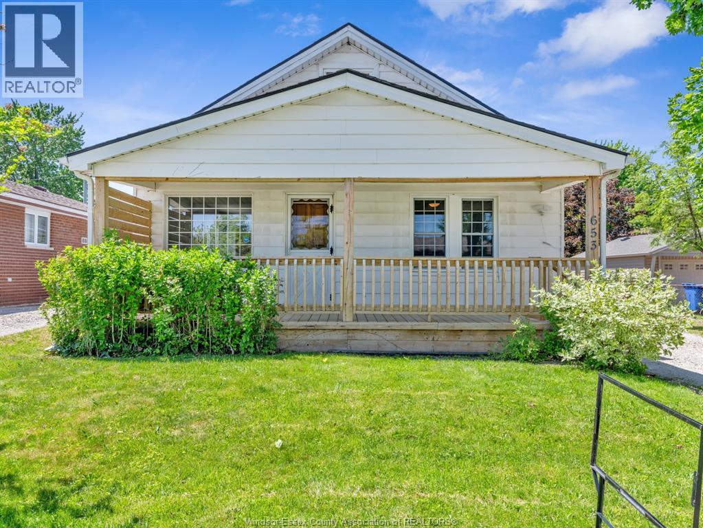 653 Labute , Tecumseh, ON, N8N2B2 photo 2