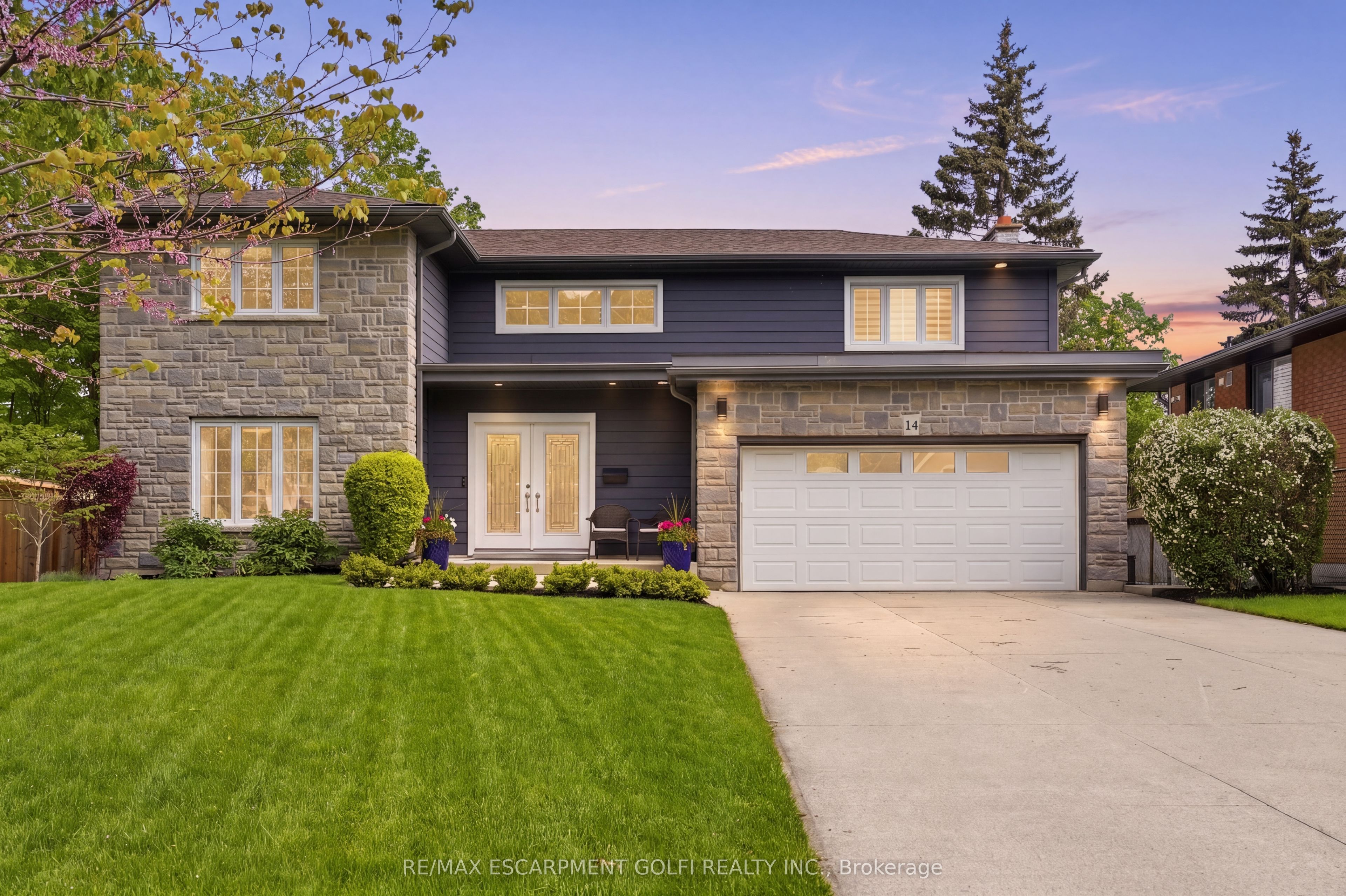 14 Leslie Drive, Hamilton, ON, L8G 2P9