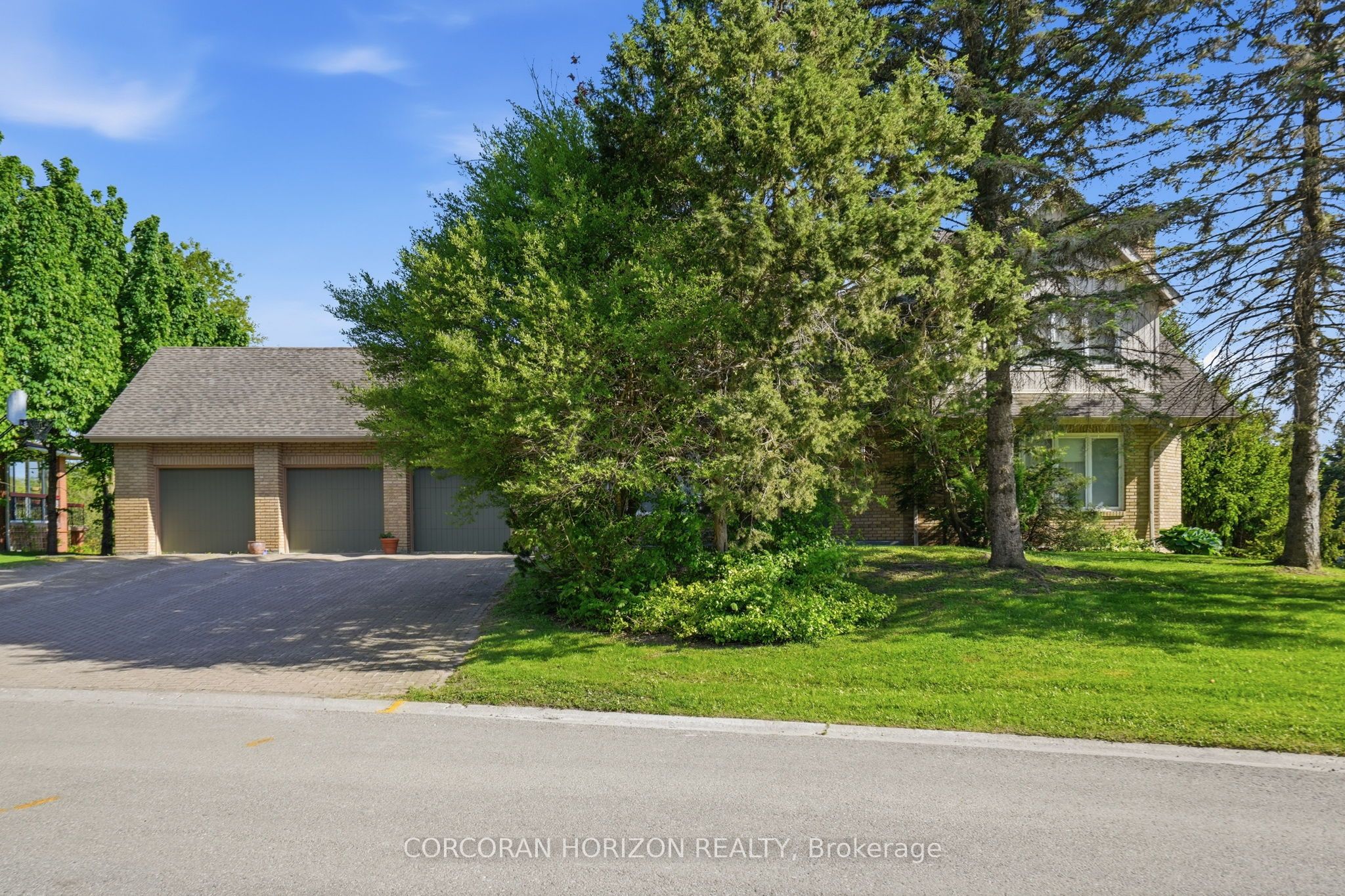 18 Curtis Crescent, King, ON, L7B 1C3
