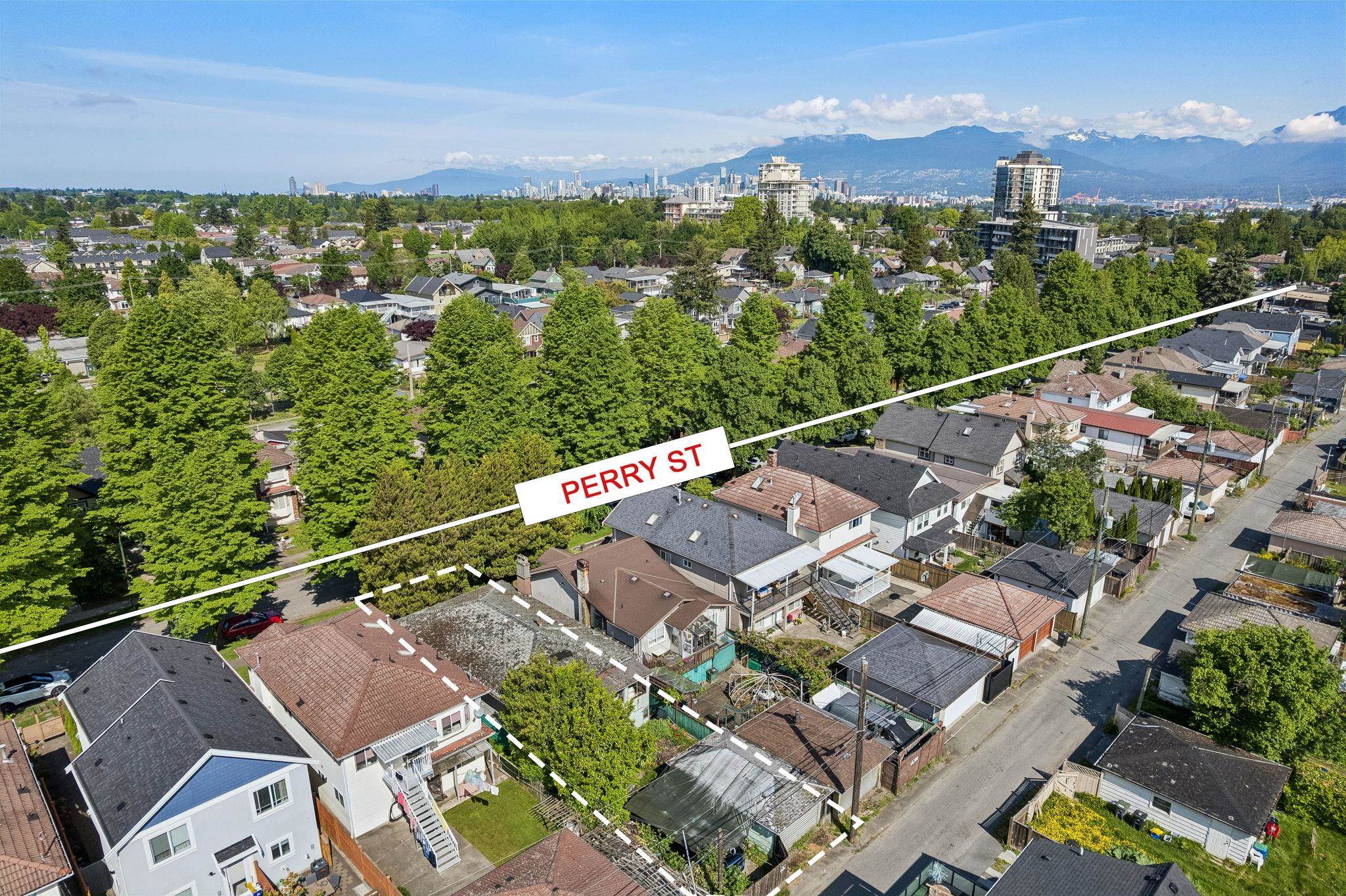 4420 Perry Street, Vancouver, BC, V5N 3X5