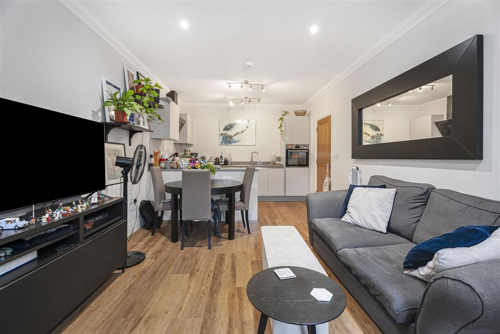 Additional image 5 of 1 bed flat for saleWatling Street, Radlett WD7