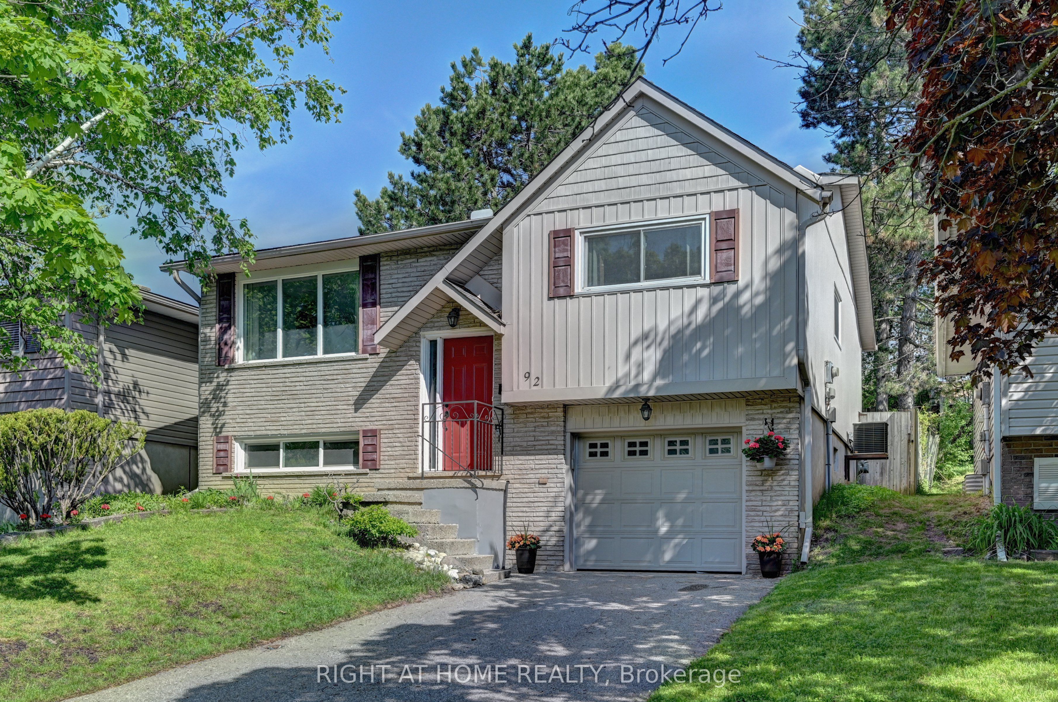 Additional image 2 of 92 Pinemeadow Crescent, Waterloo, ON, N2T 1A7