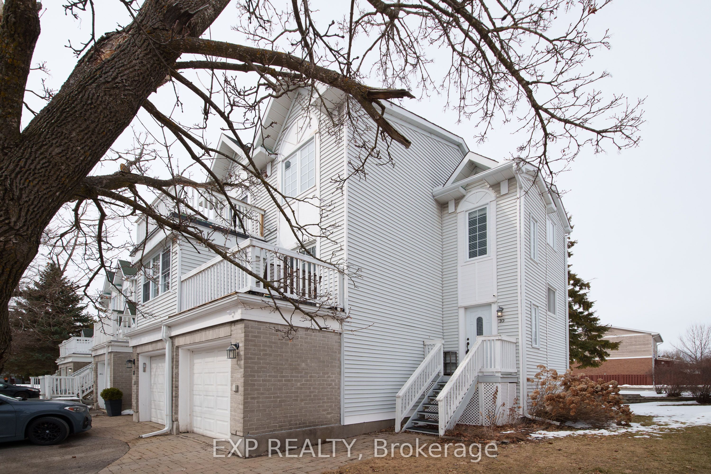 10 Castlegreen Private, Ottawa, ON, K1T 3N2 photo 2