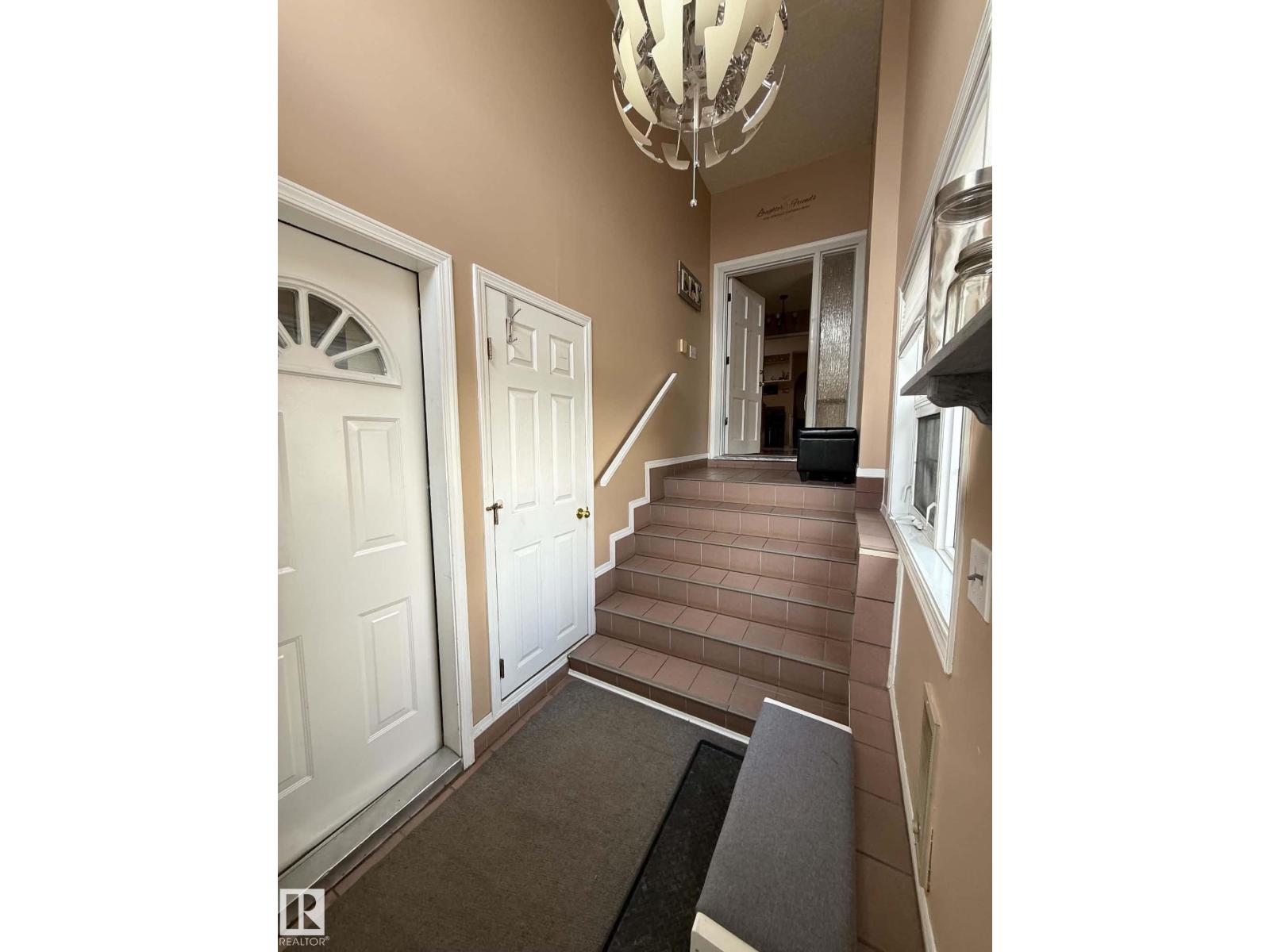 2812 35 Street NW, Edmonton, AB, T6L3Y4 photo 4