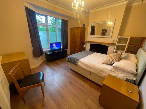 September Way, Stanmore HA7, Room to rent