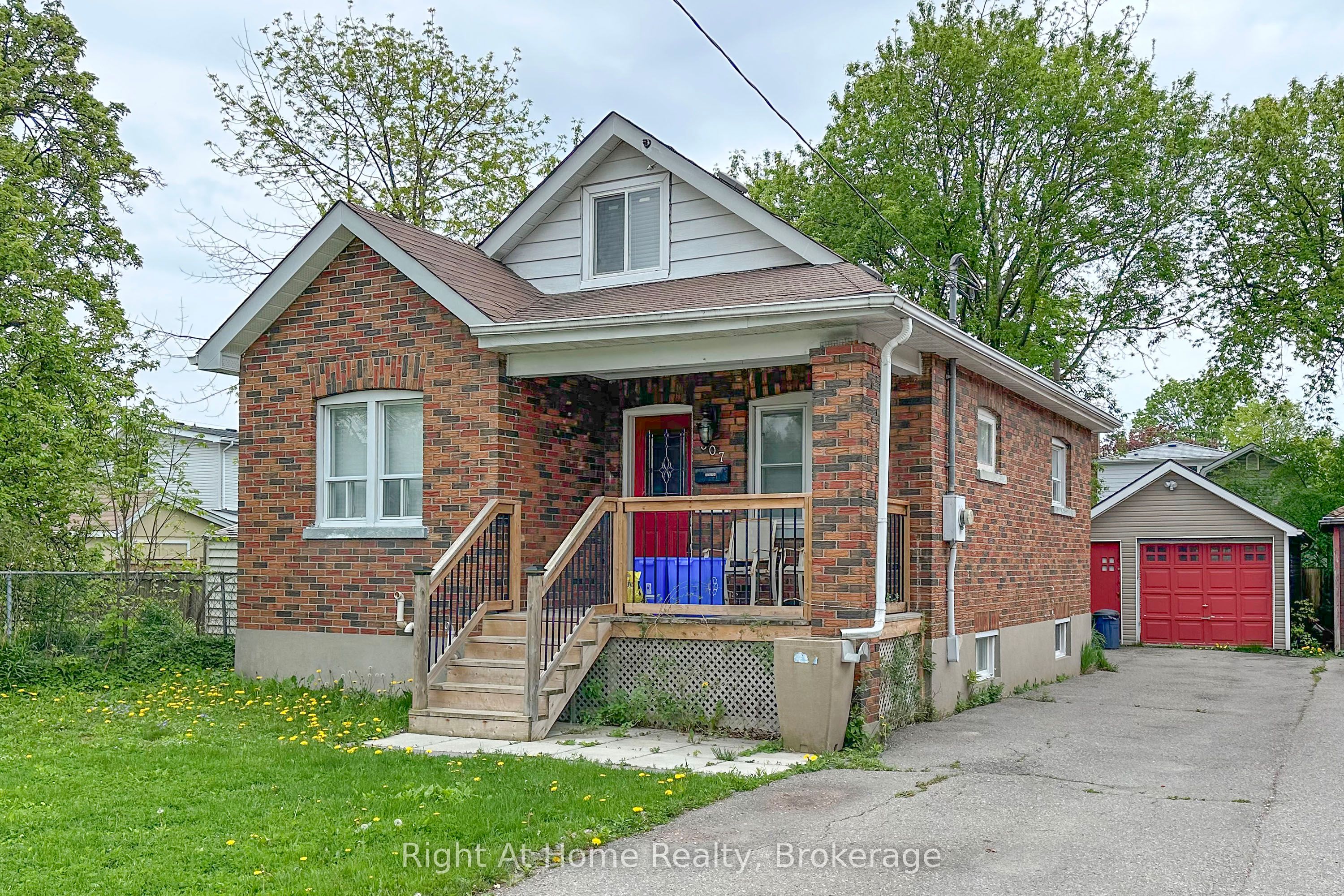 Main-307 Vimy Avenue, Oshawa, ON, L1H 2M9 photo 2