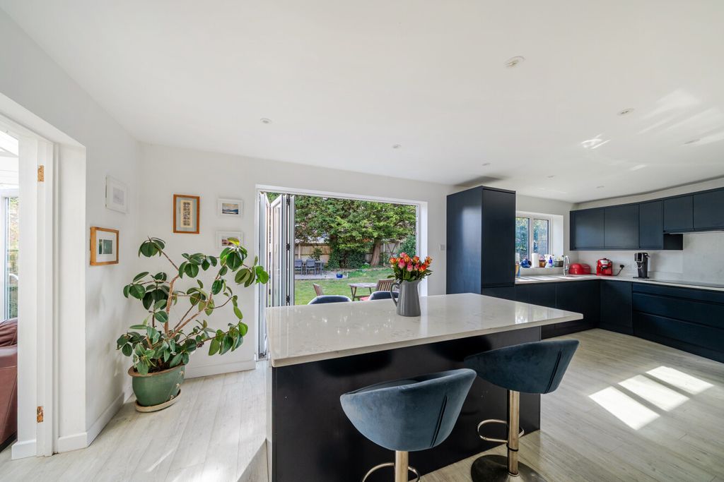 Additional image 2 of 4 bed semi-detached house for saleEverard Avenue, Hayes, Kent BR2