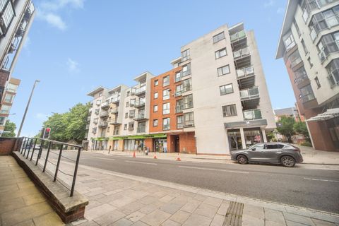 High Street, Southampton, Hampshire SO14