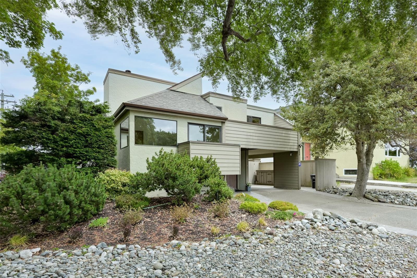 558 Dallas Road, Victoria, BC, V8V 1B4