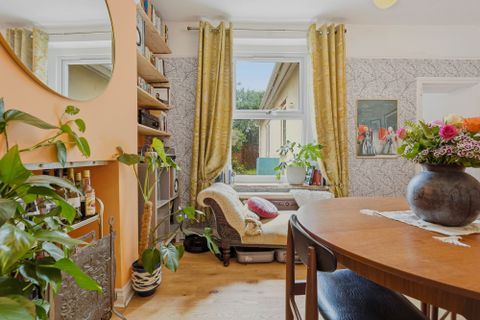 Honey Hill Road, Bristol BS15