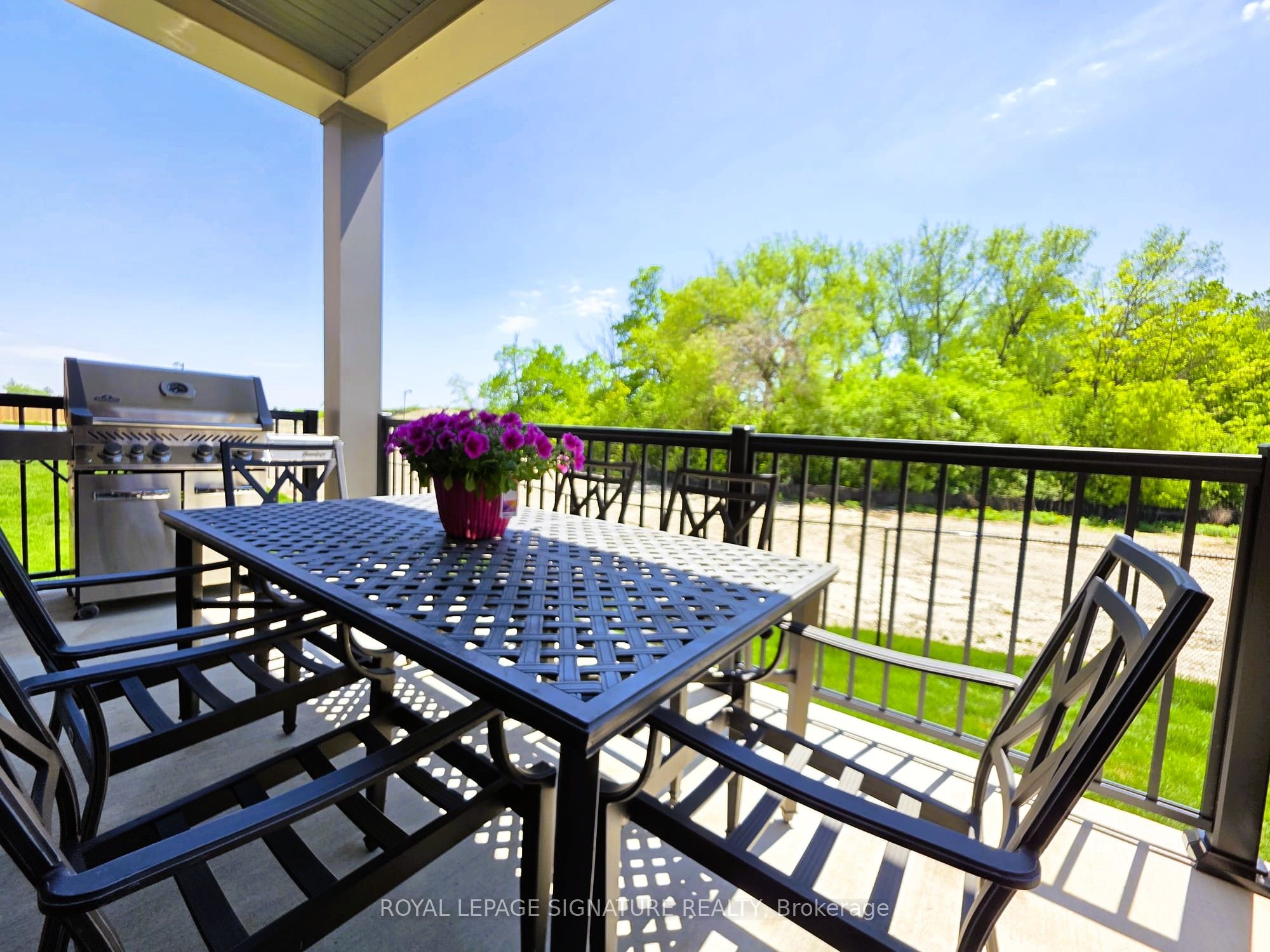 16 Gianvito Crescent, King, ON, L7B 0T2 photo 3